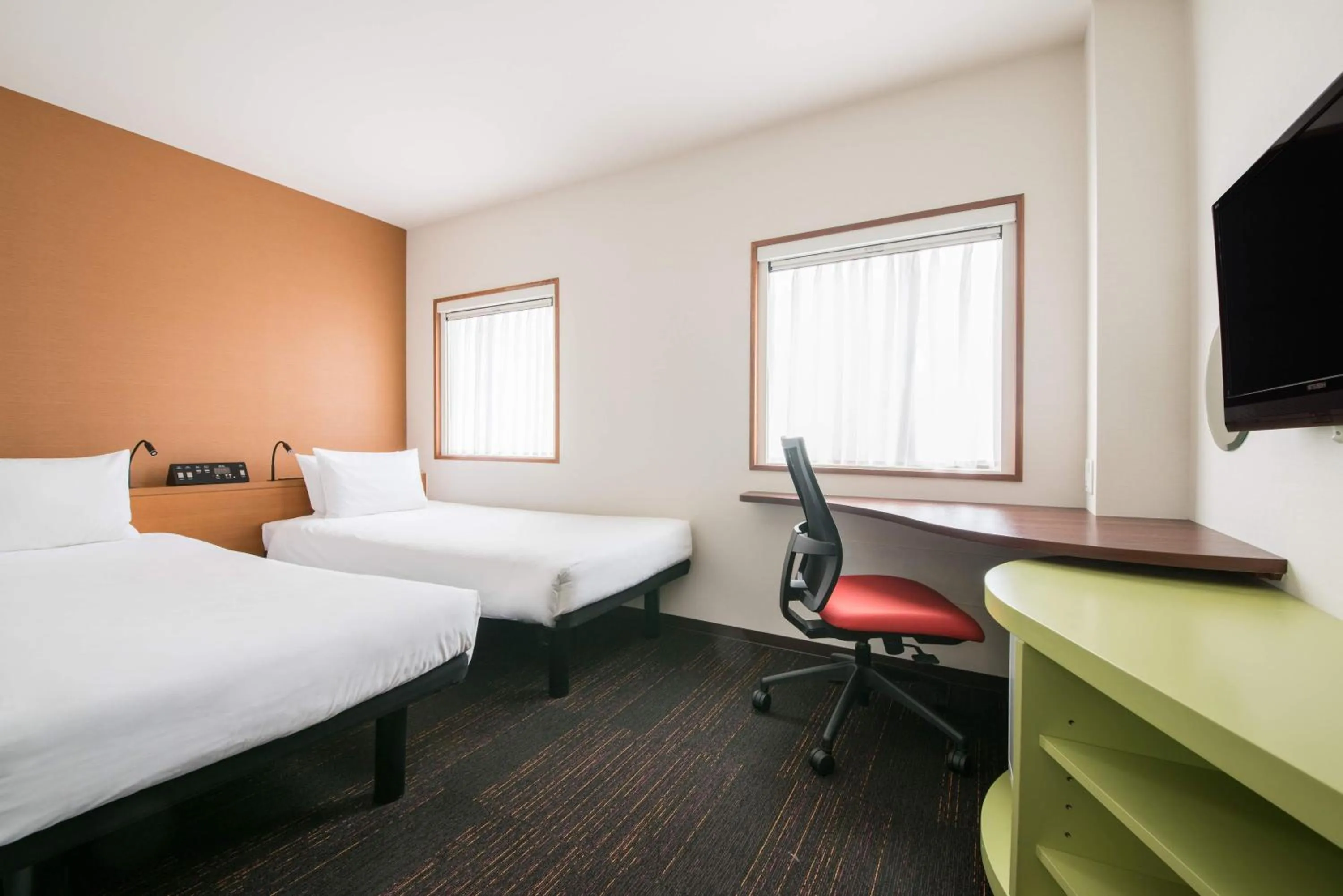 Bed in the b akasaka