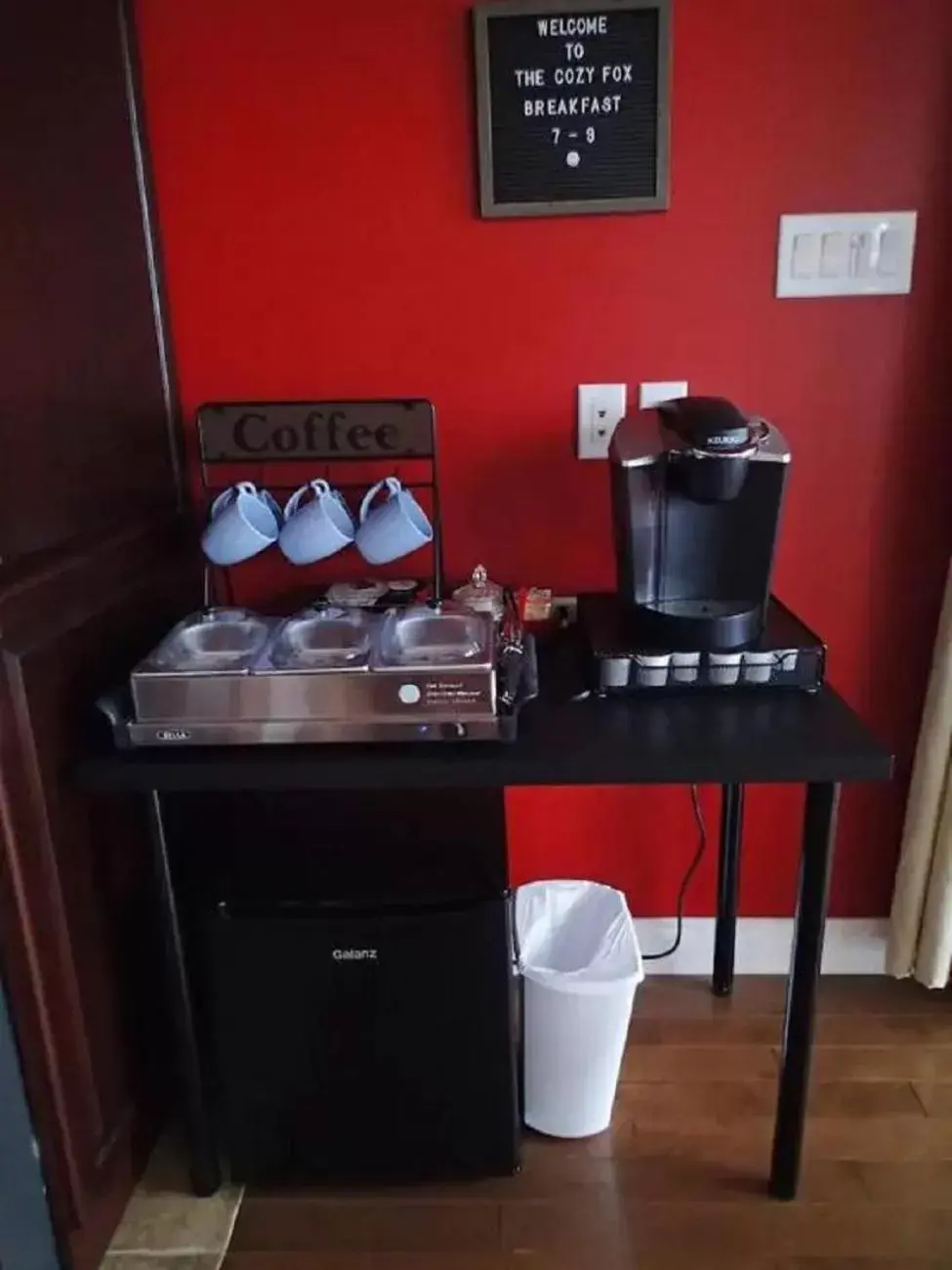 Coffee/tea facilities in The Cozy Fox BNB-Woodland Room