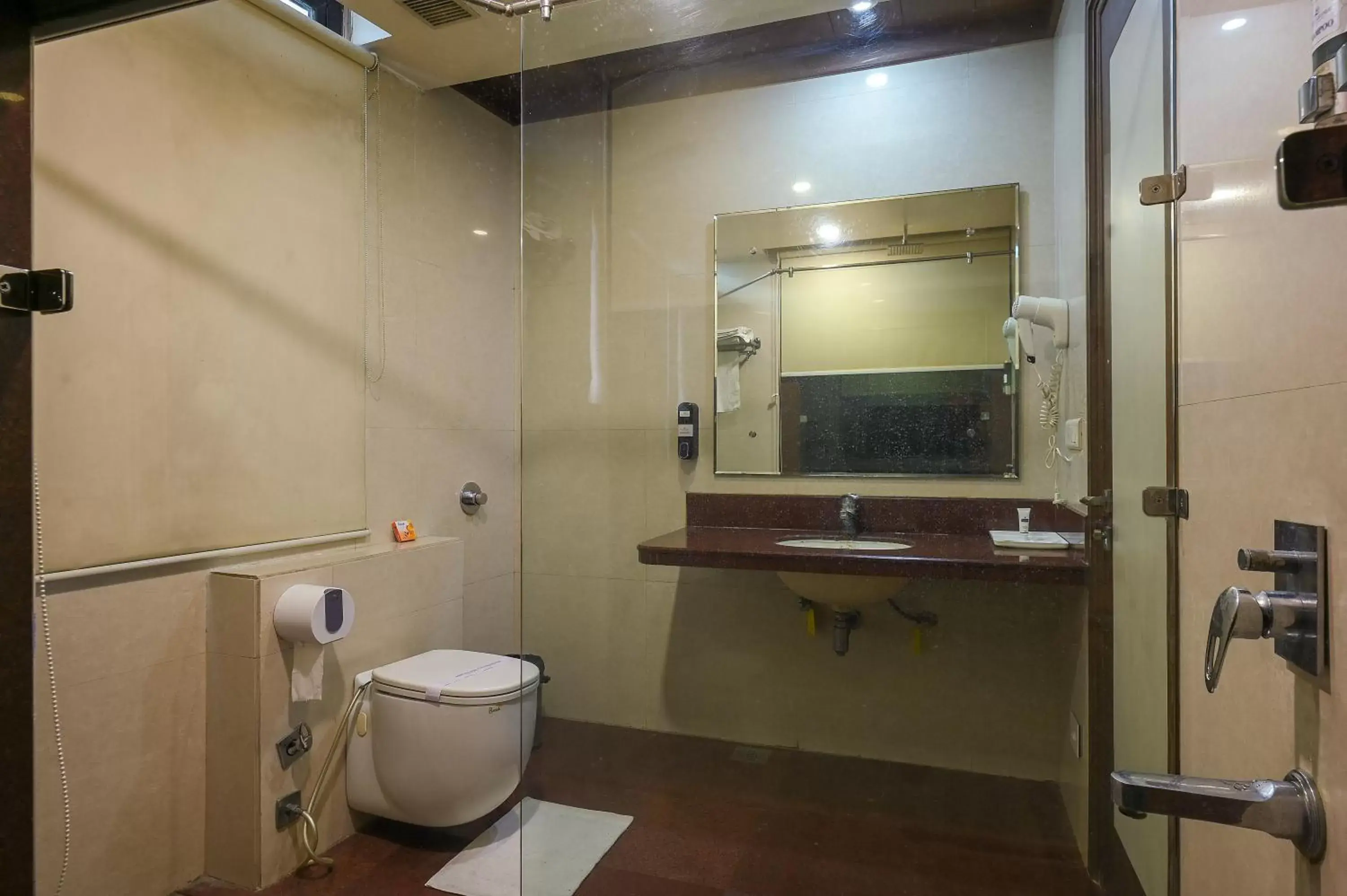 Bathroom in Hotel Leela Grande