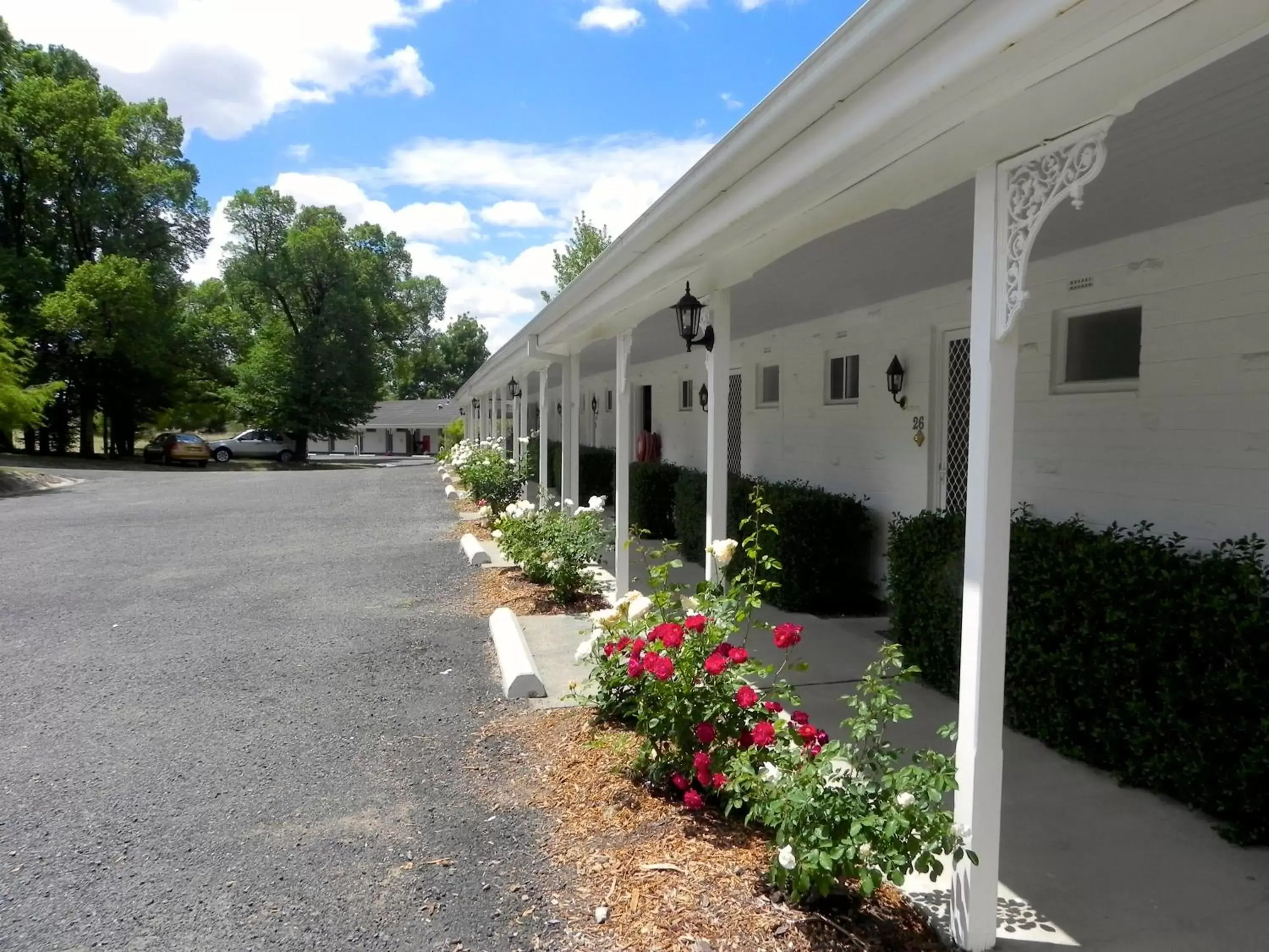 Facade/entrance, Property Building in Moore Park Inn