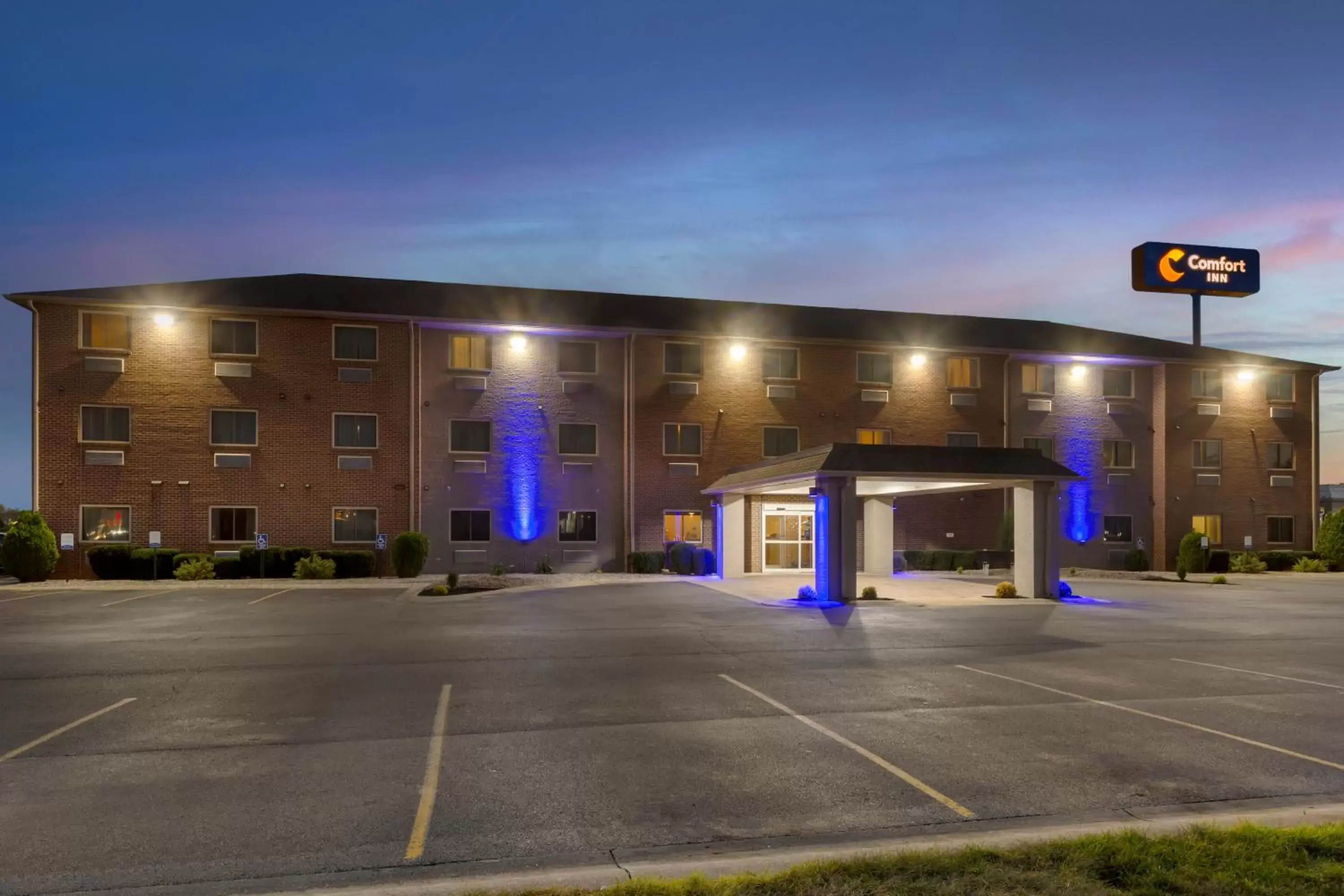 Property Building in Comfort Inn Hobart - Merrillville