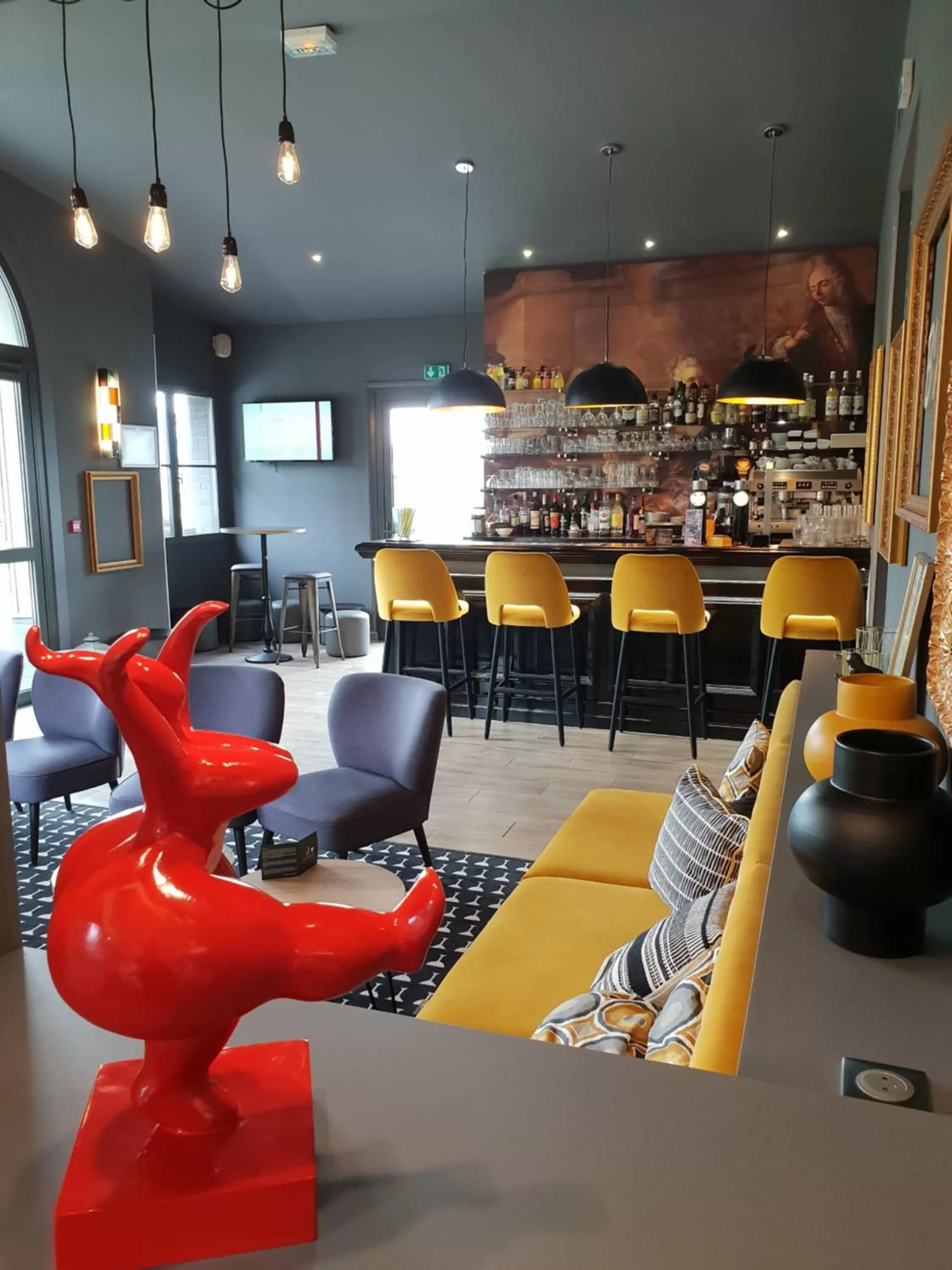 Lounge or bar in ibis Styles Douai Gare Gayant Expo