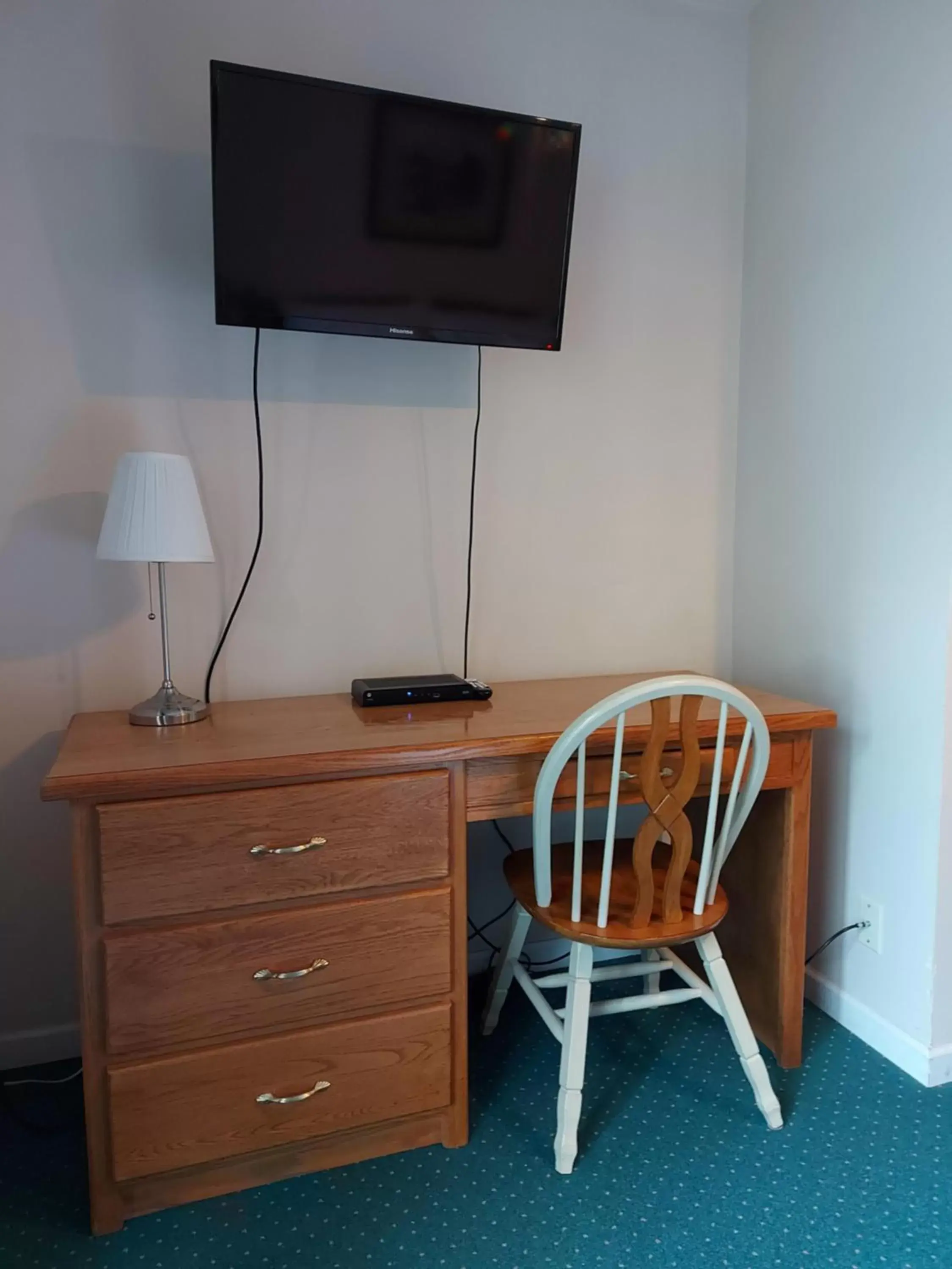 TV and multimedia in Richter Pass Beach Resort TV and multimedia in Richter Pass Beach Resort