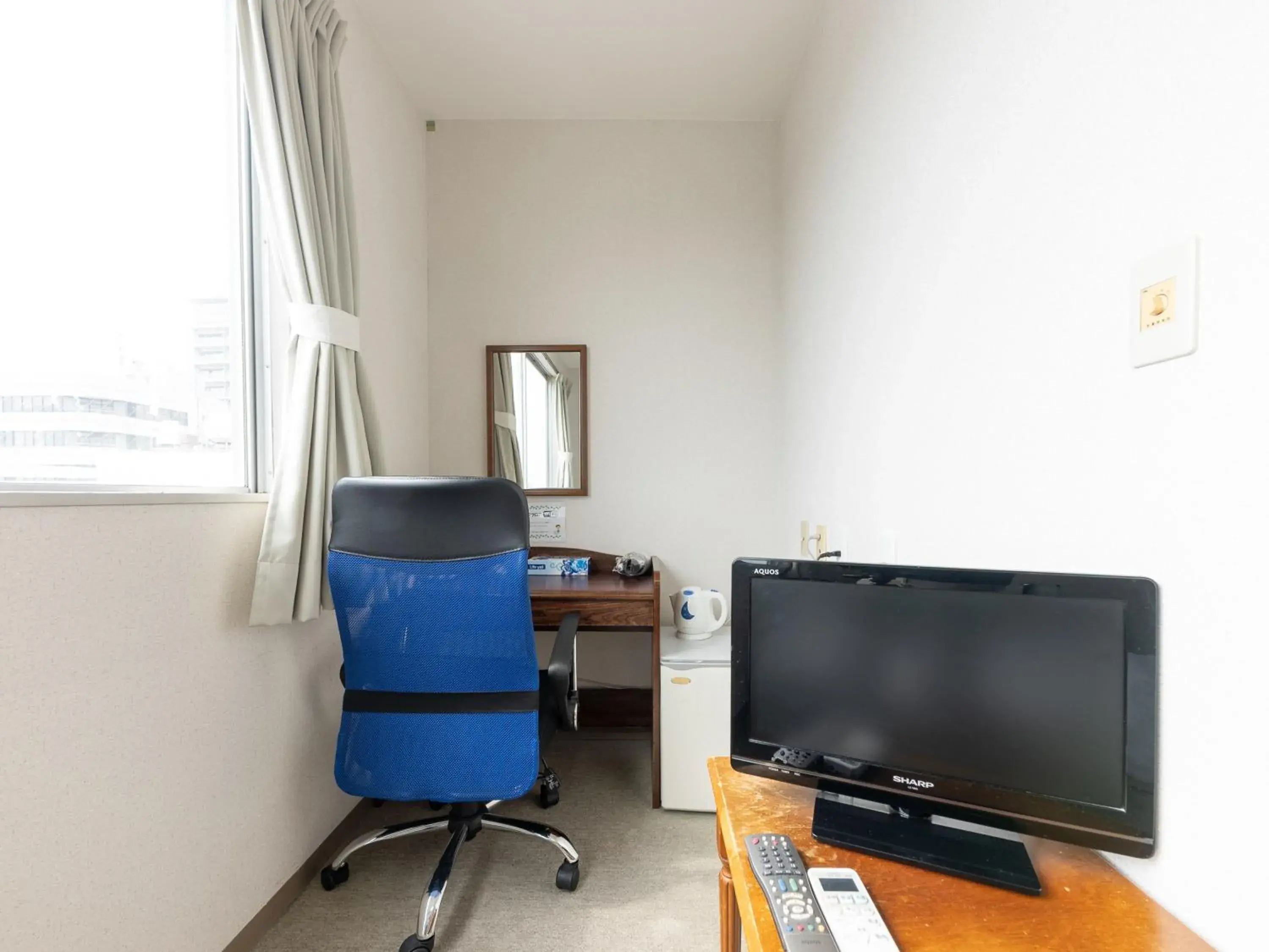 Photo of the whole room, TV/Entertainment Center in Tabist Tatebayashi Station Hotel