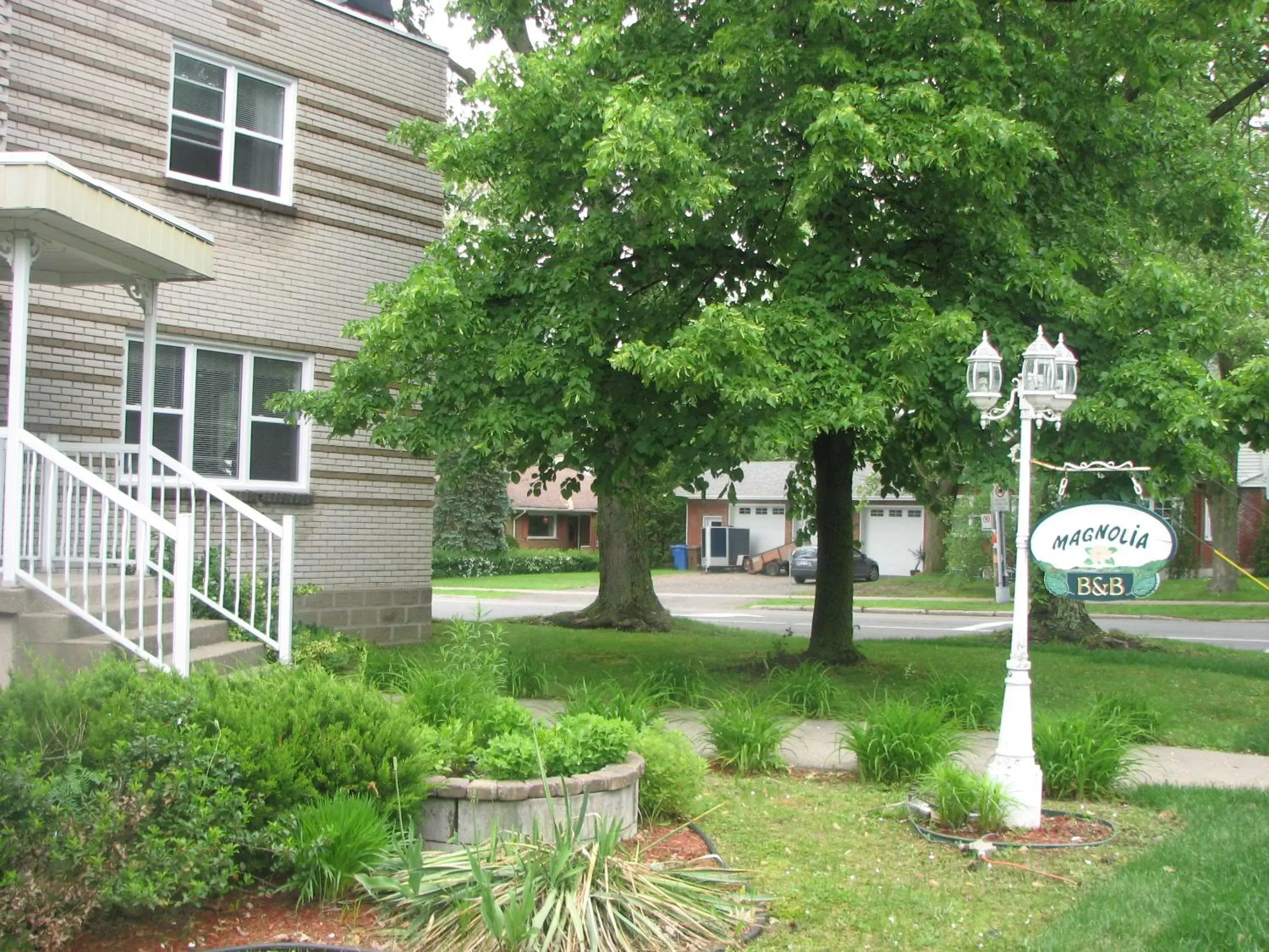 Facade/entrance, Garden in Magnolia B&B