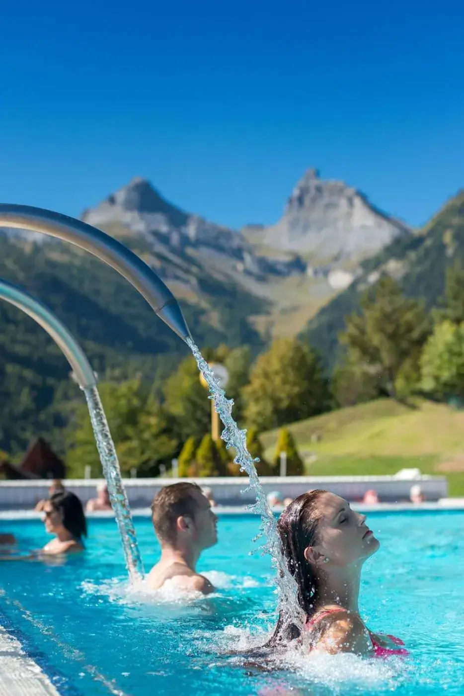 Activities, Swimming Pool in Hôtel des Bains d'Ovronnaz