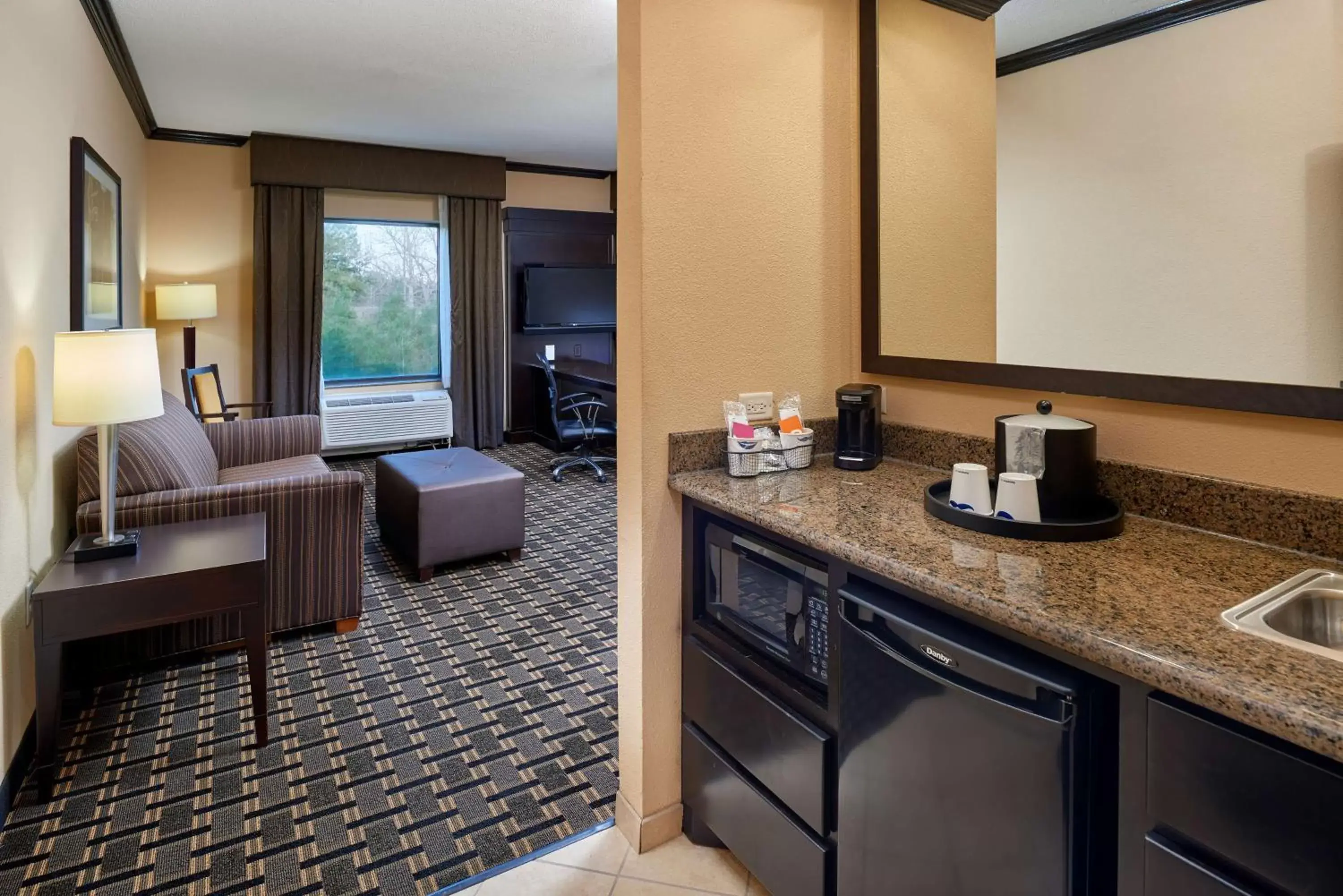 Living room in Hampton Inn & Suites Longview North