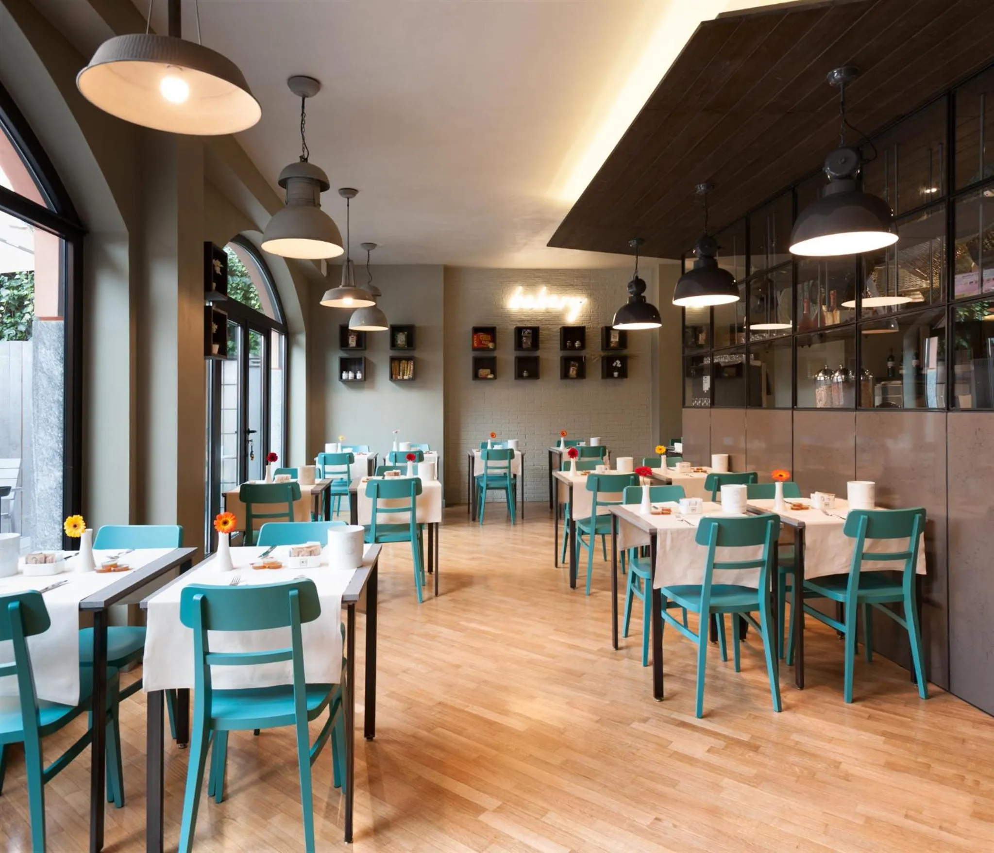 Restaurant/places to eat in Hotel Lombardia