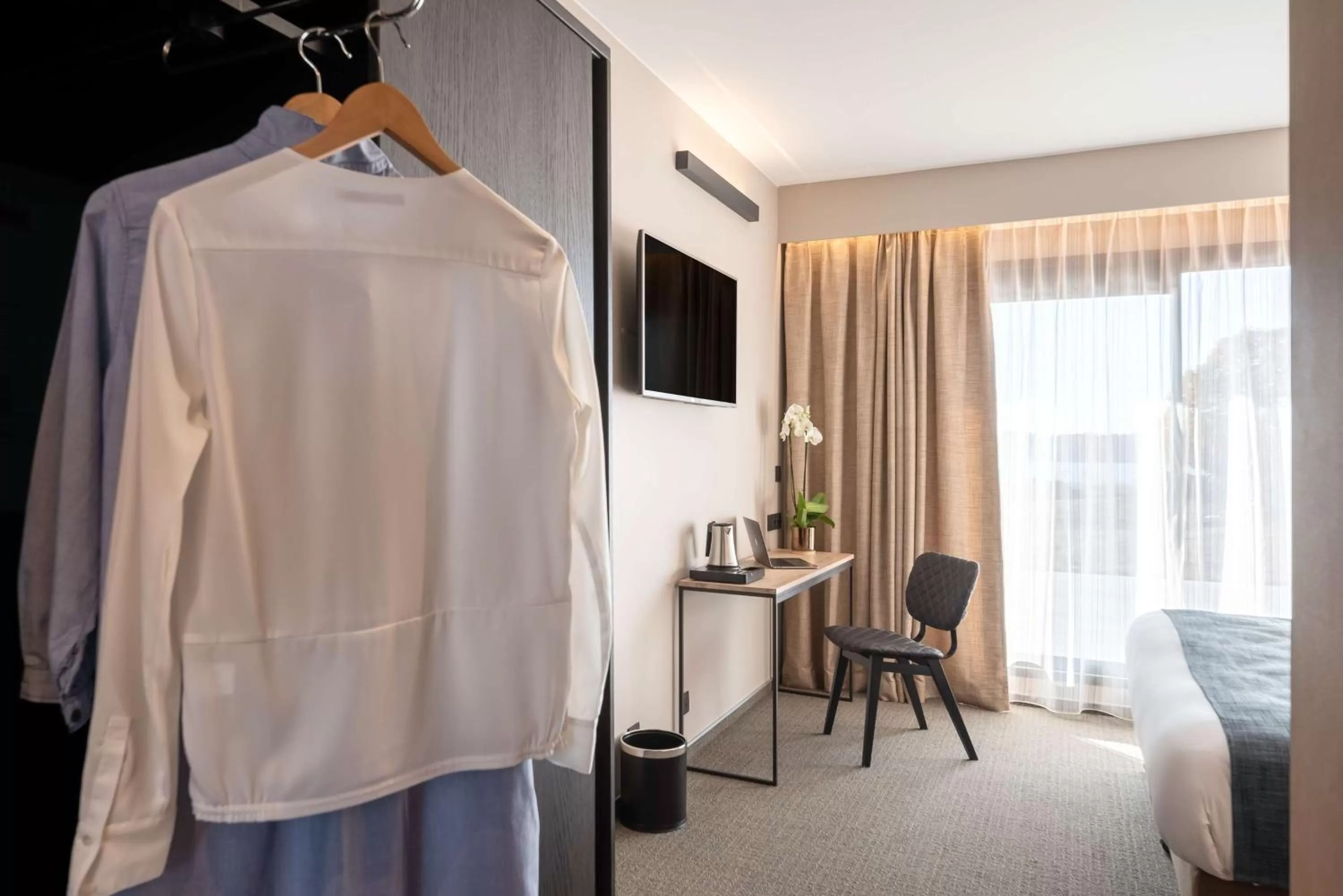 Photo of the whole room in Golden Lakes Hotel