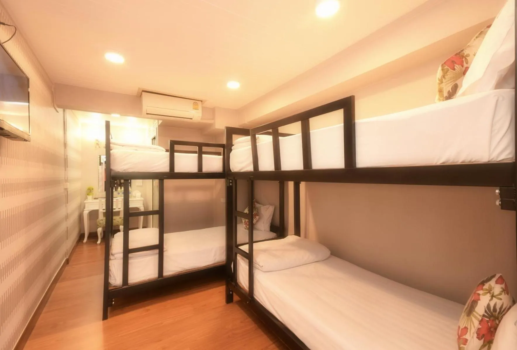 Bed in Blissotel Ratchada