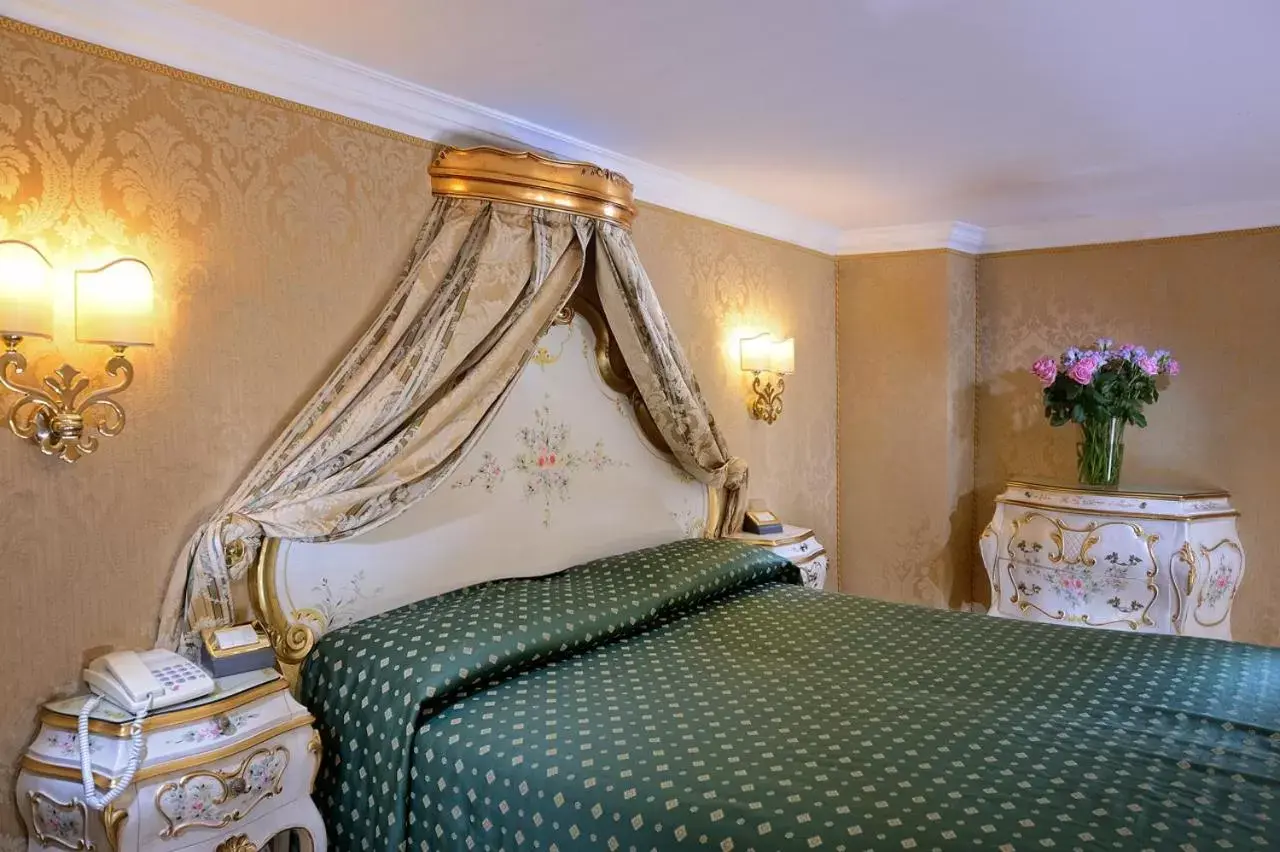 Bed in Hotel Canaletto