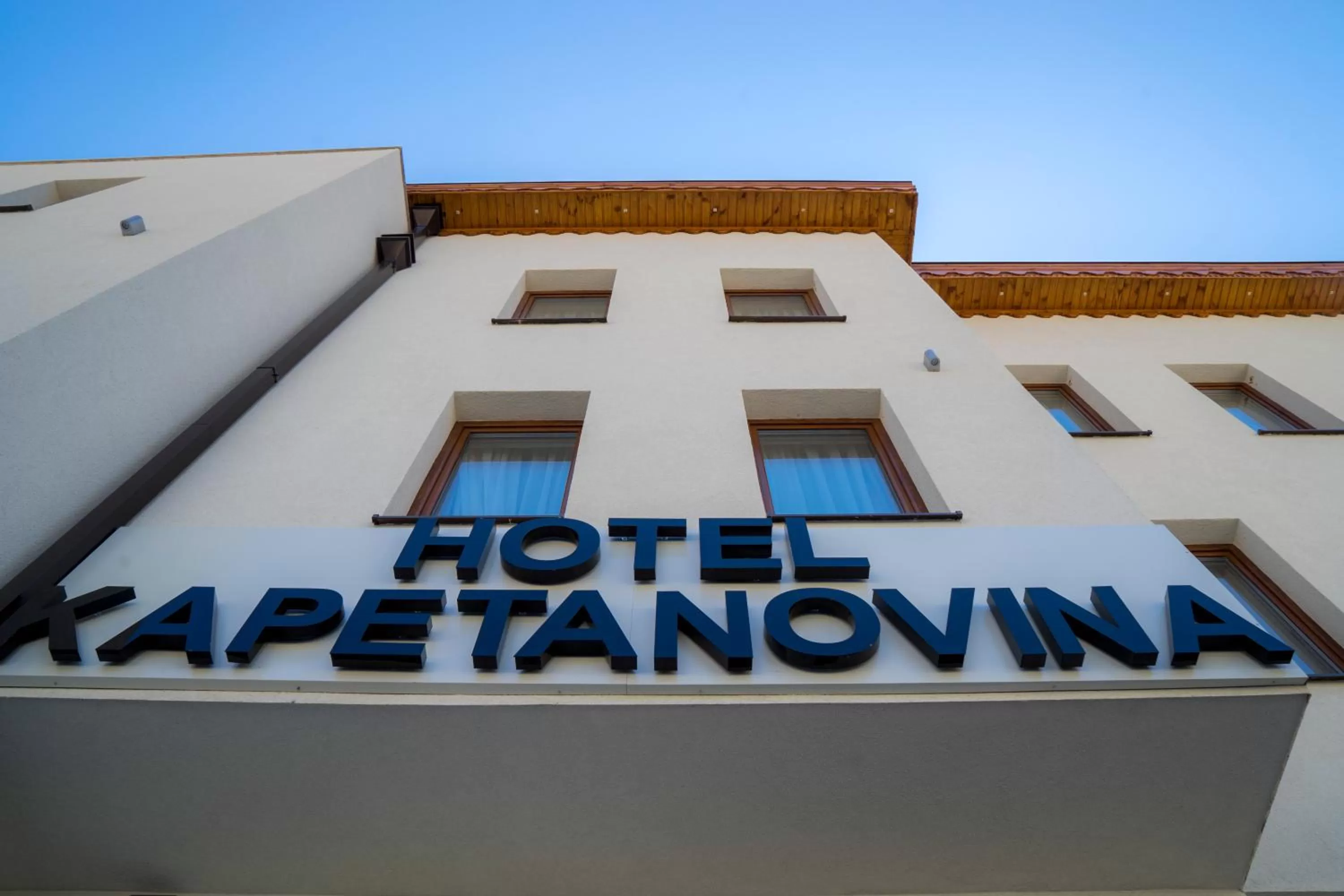 Facade/entrance in Hotel Kapetanovina