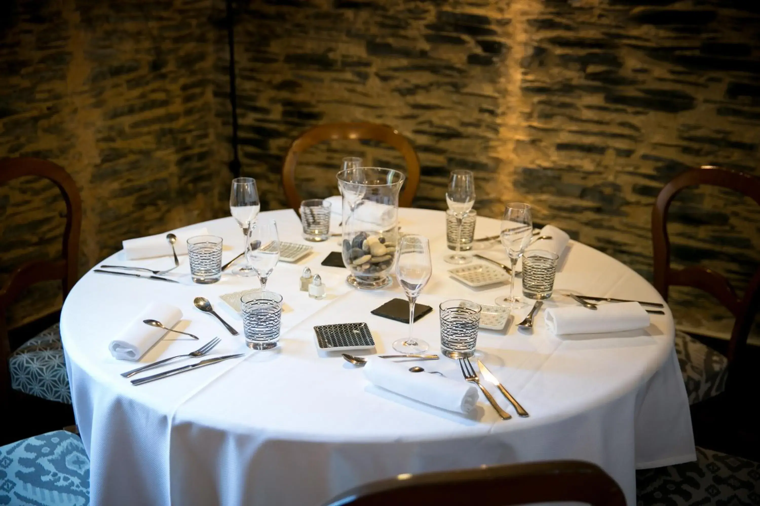 Restaurant/Places to Eat in Logis Auberge De L'ombree
