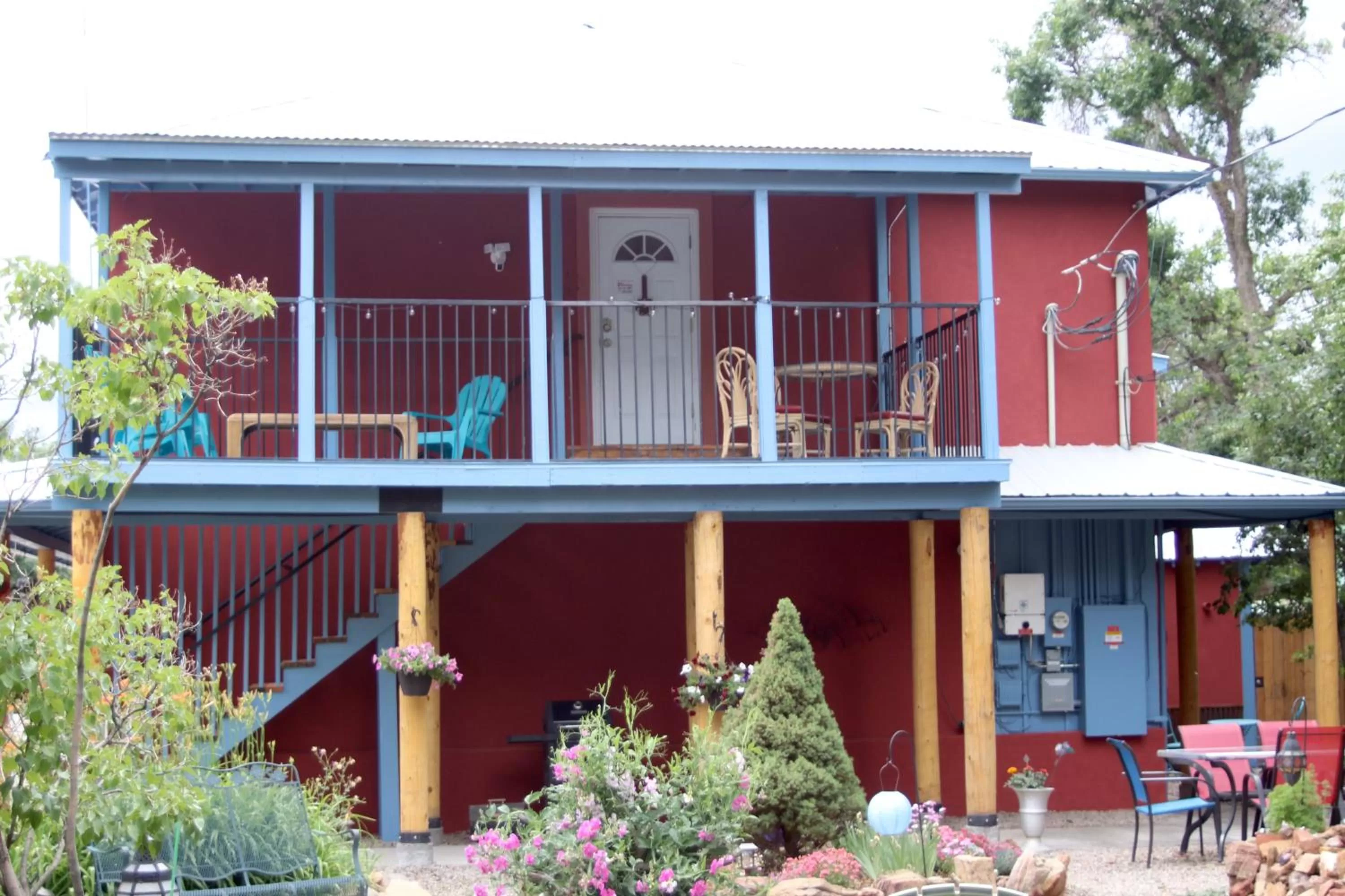 Property building in Mancos Inn