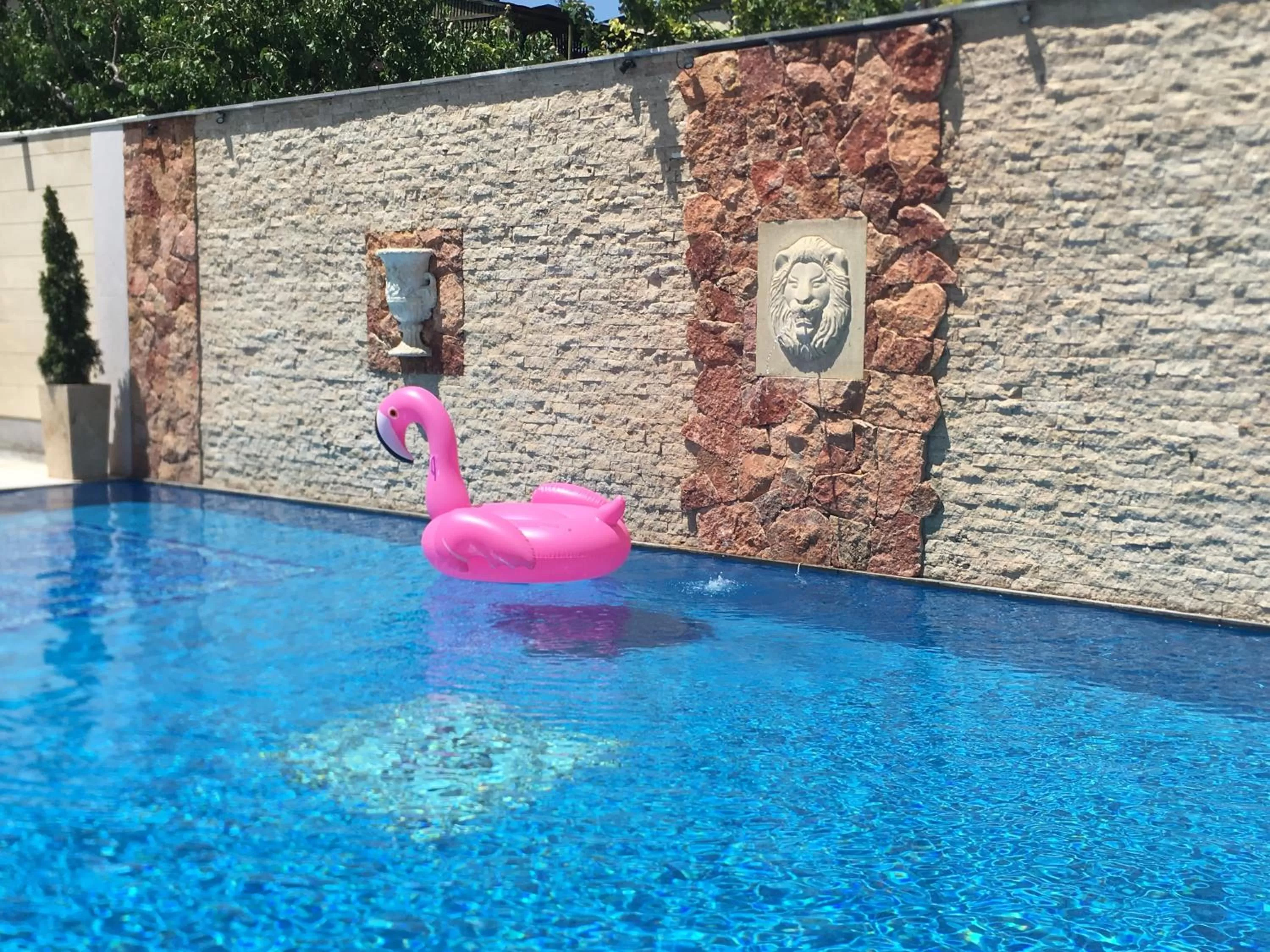 Swimming pool in Aleppo Hotel