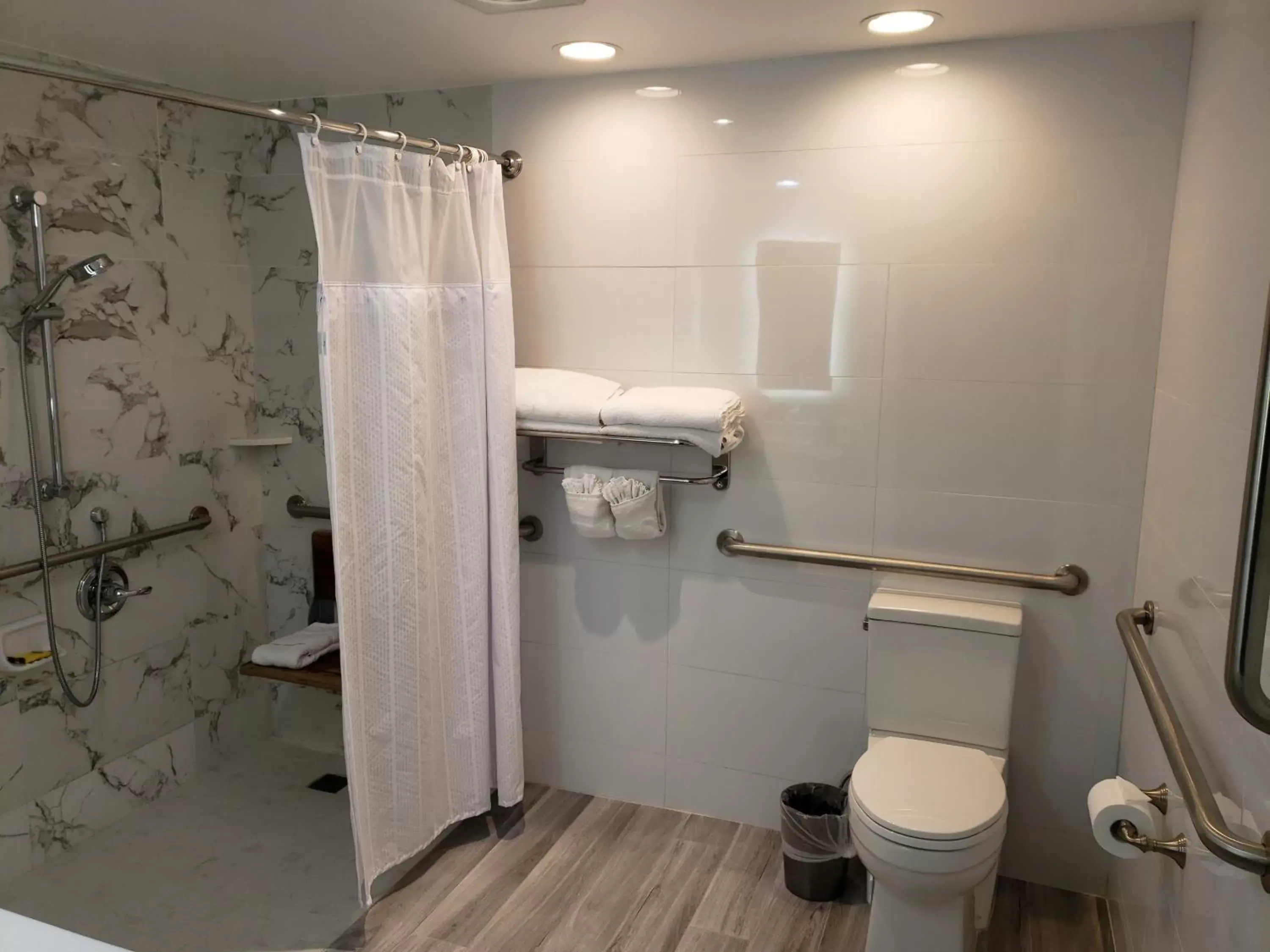Toilet, Bathroom in Best Western Plus Sunset Plaza Hotel