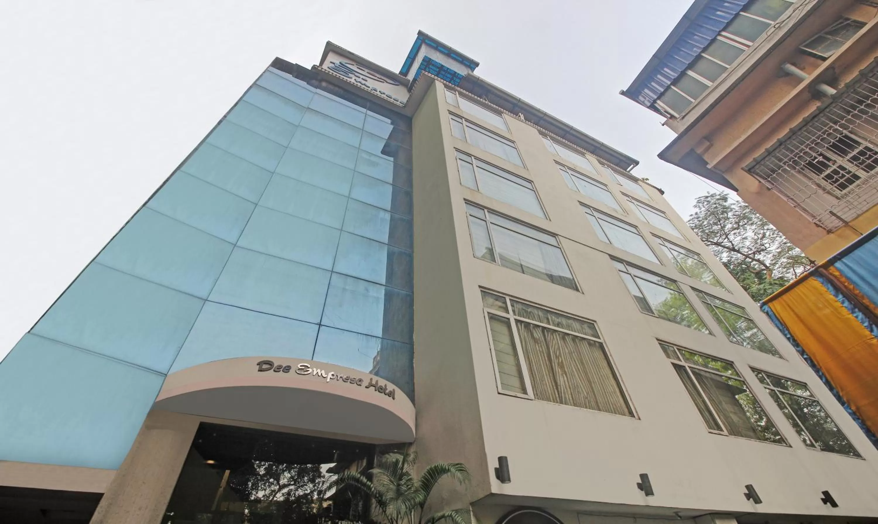 Facade/entrance, Property Building in Treebo Tryst Dee Empresa