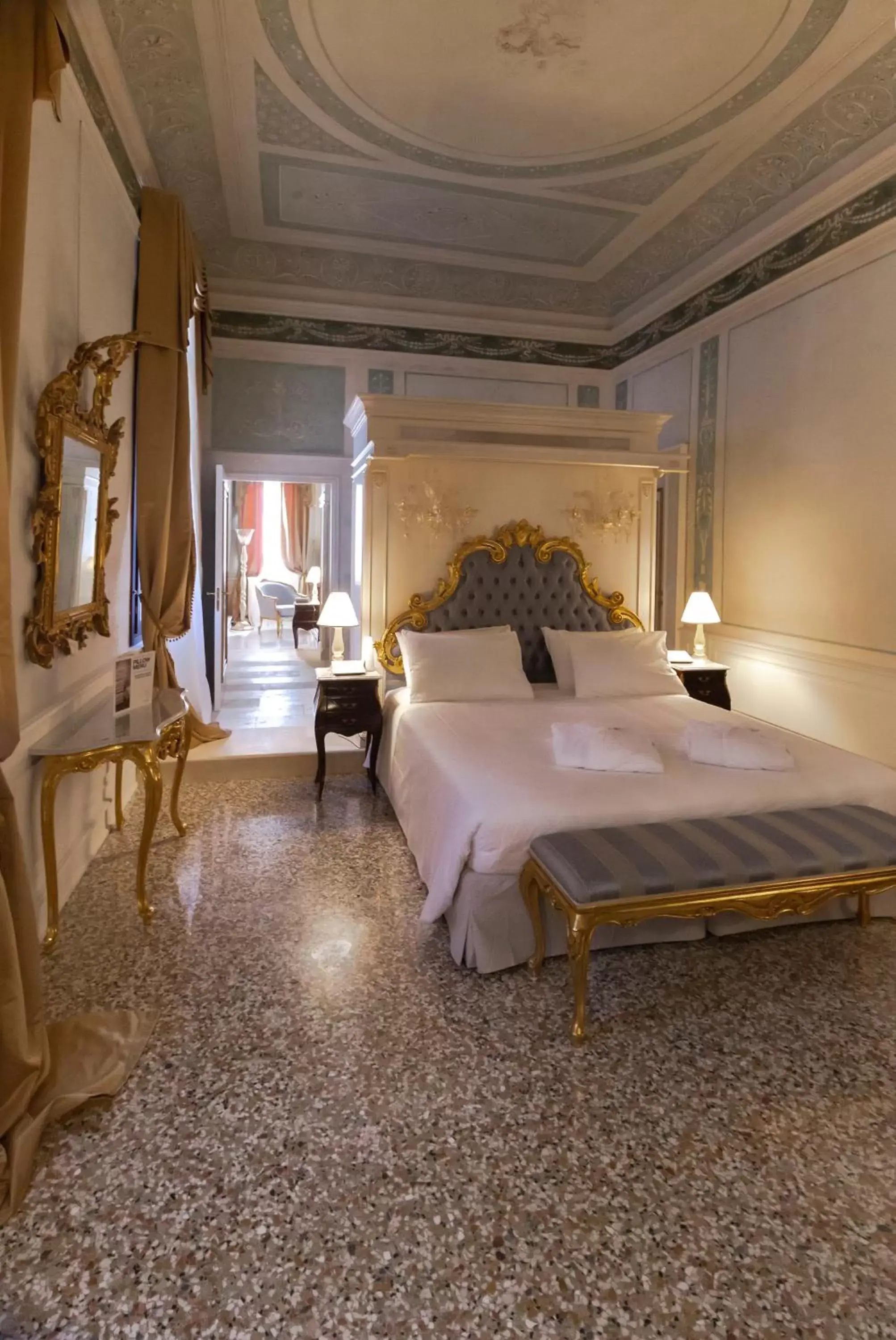 Bedroom, Bed in Ca' Bonfadini Historic Experience