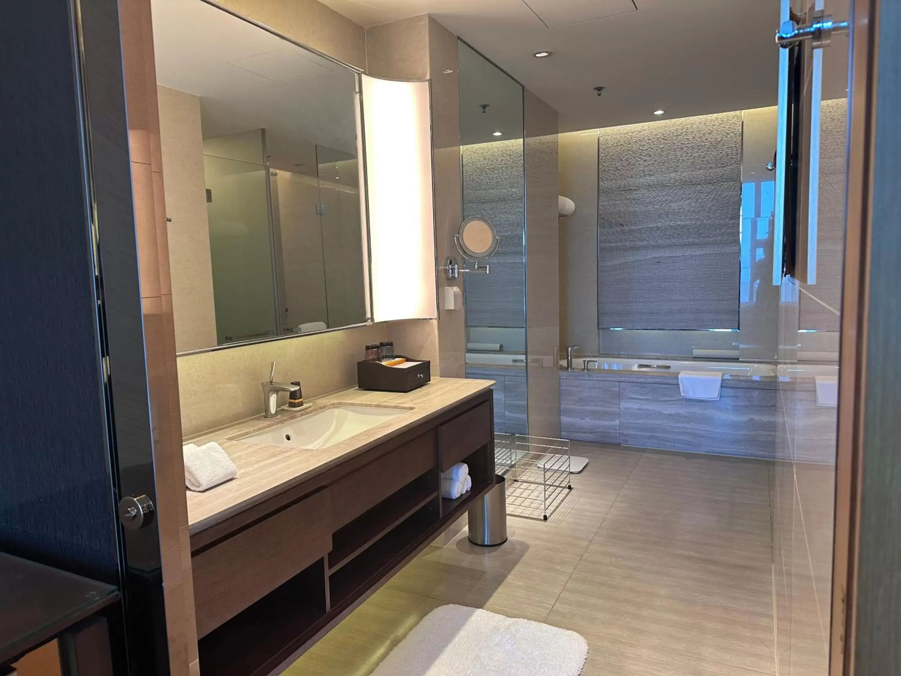 Toilet, Bathroom in The OCT Harbour, Shenzhen - Marriott Executive Apartments