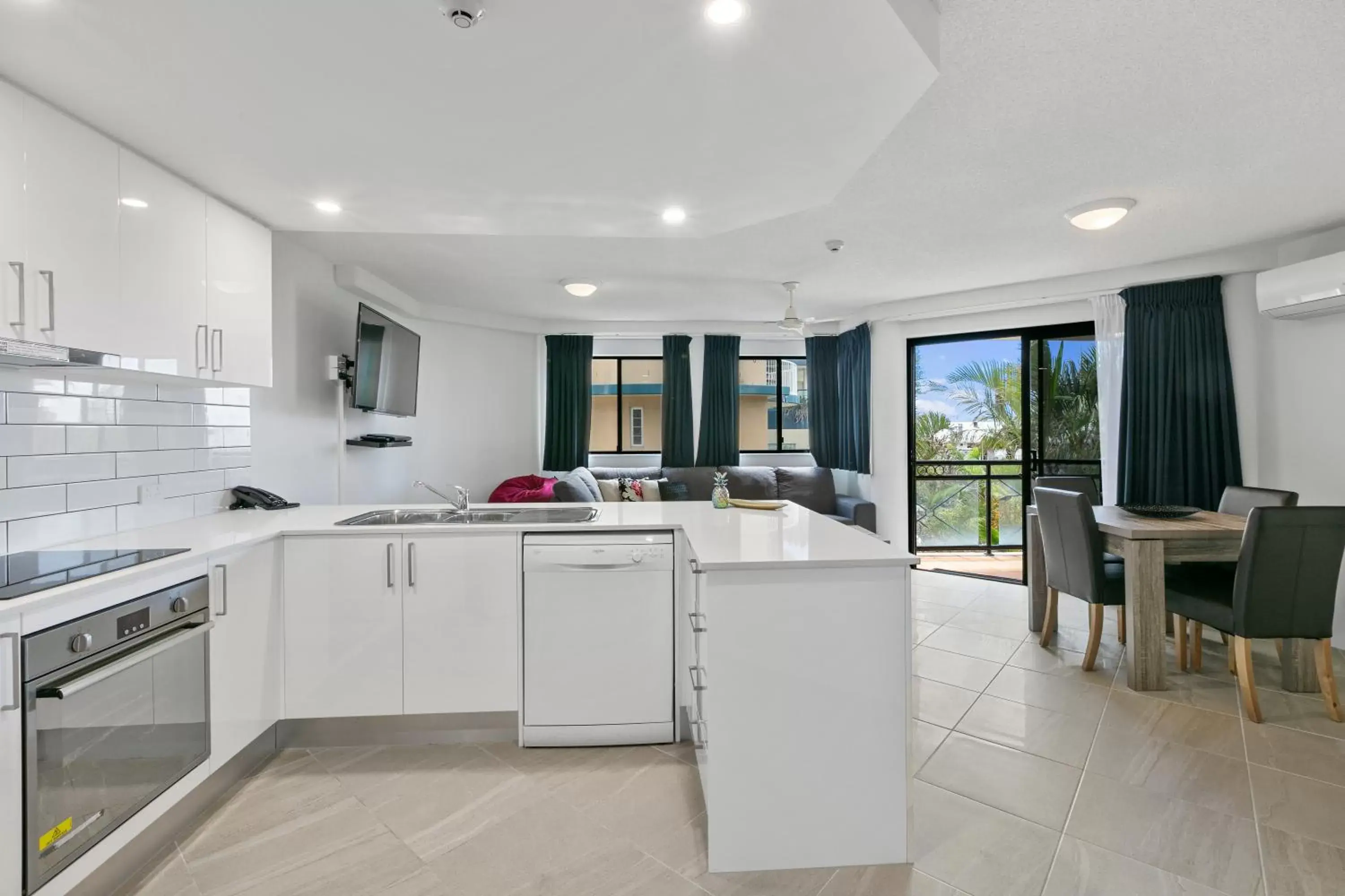 Kitchen or kitchenette, Kitchen/Kitchenette in Caribbean Resort