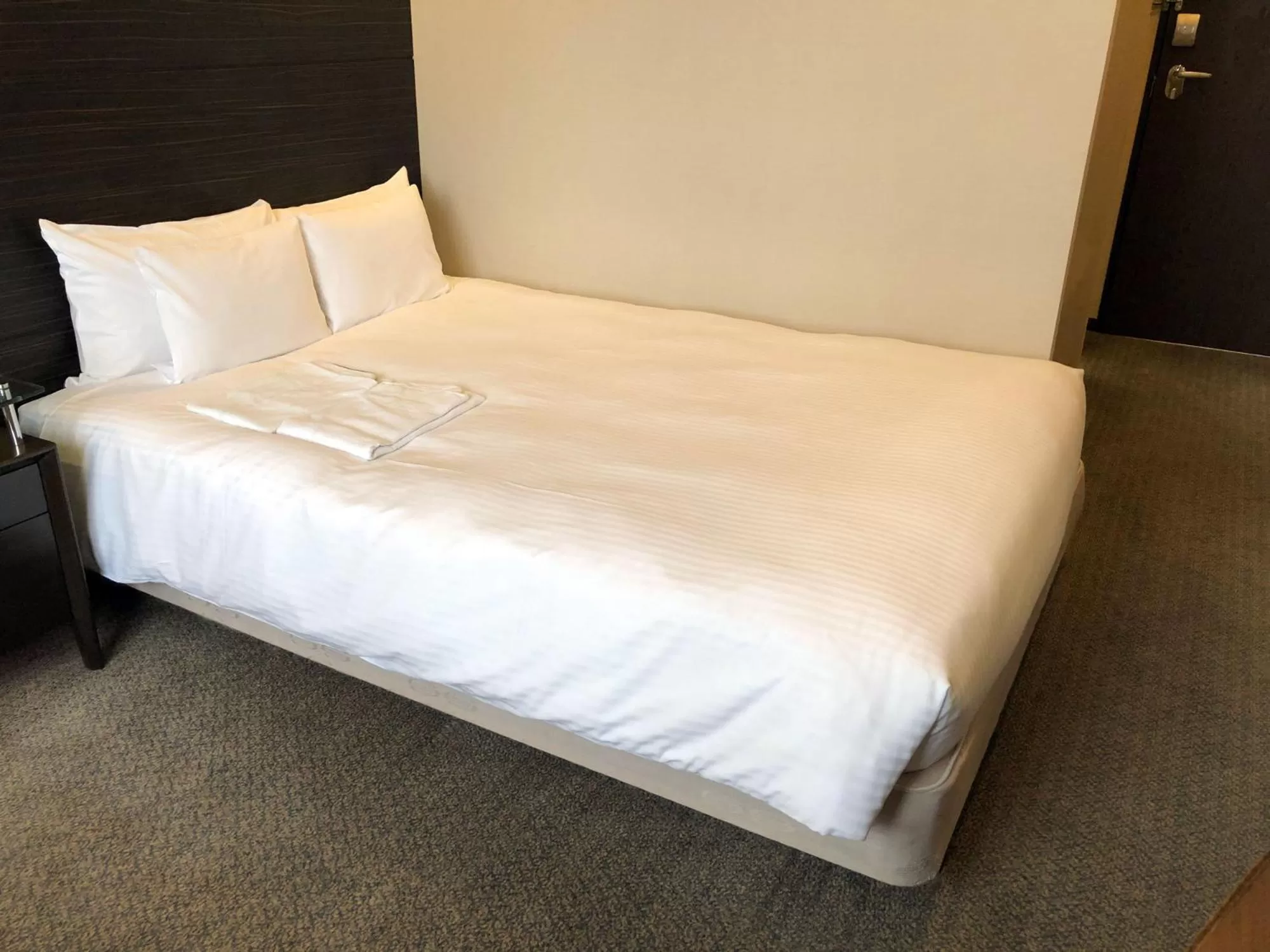 Bed in Citadines Central Shinjuku Tokyo