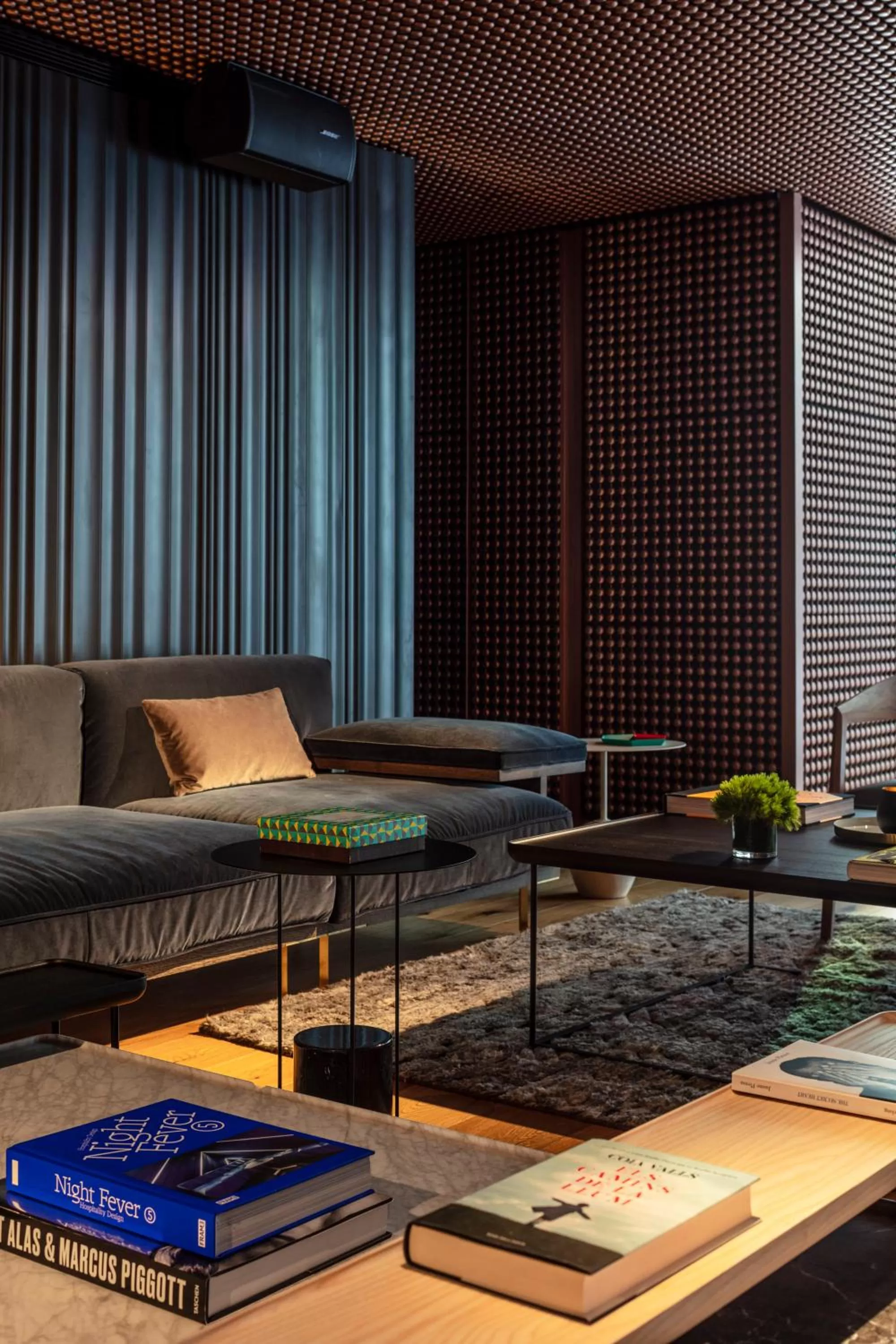 Lounge or bar in Sir Victor Hotel, part of Sircle Collection