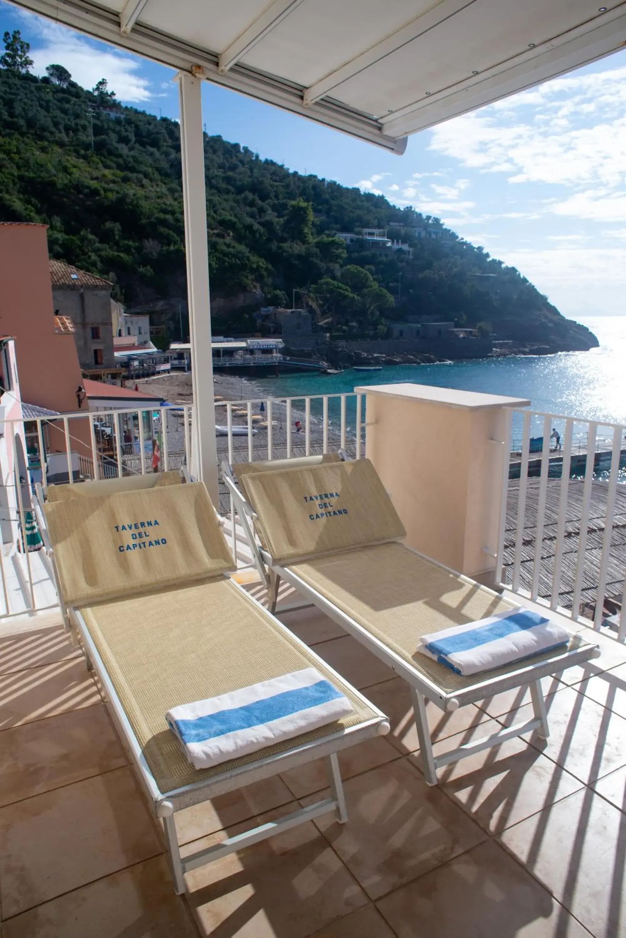 Sea view, Balcony/Terrace in Taverna Del Capitano