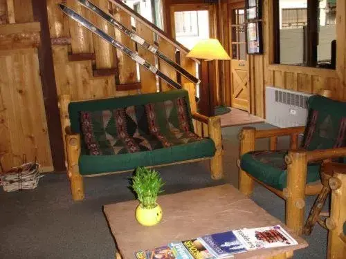 Living room, Seating Area in Georgetown Mountain Inn