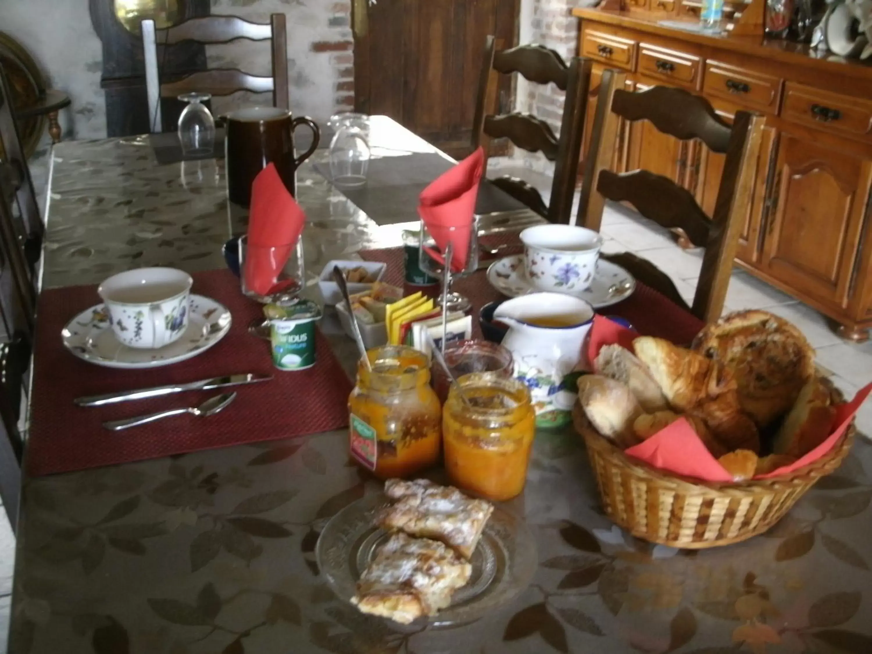 Continental breakfast in Chambres d'hotes du Moulin