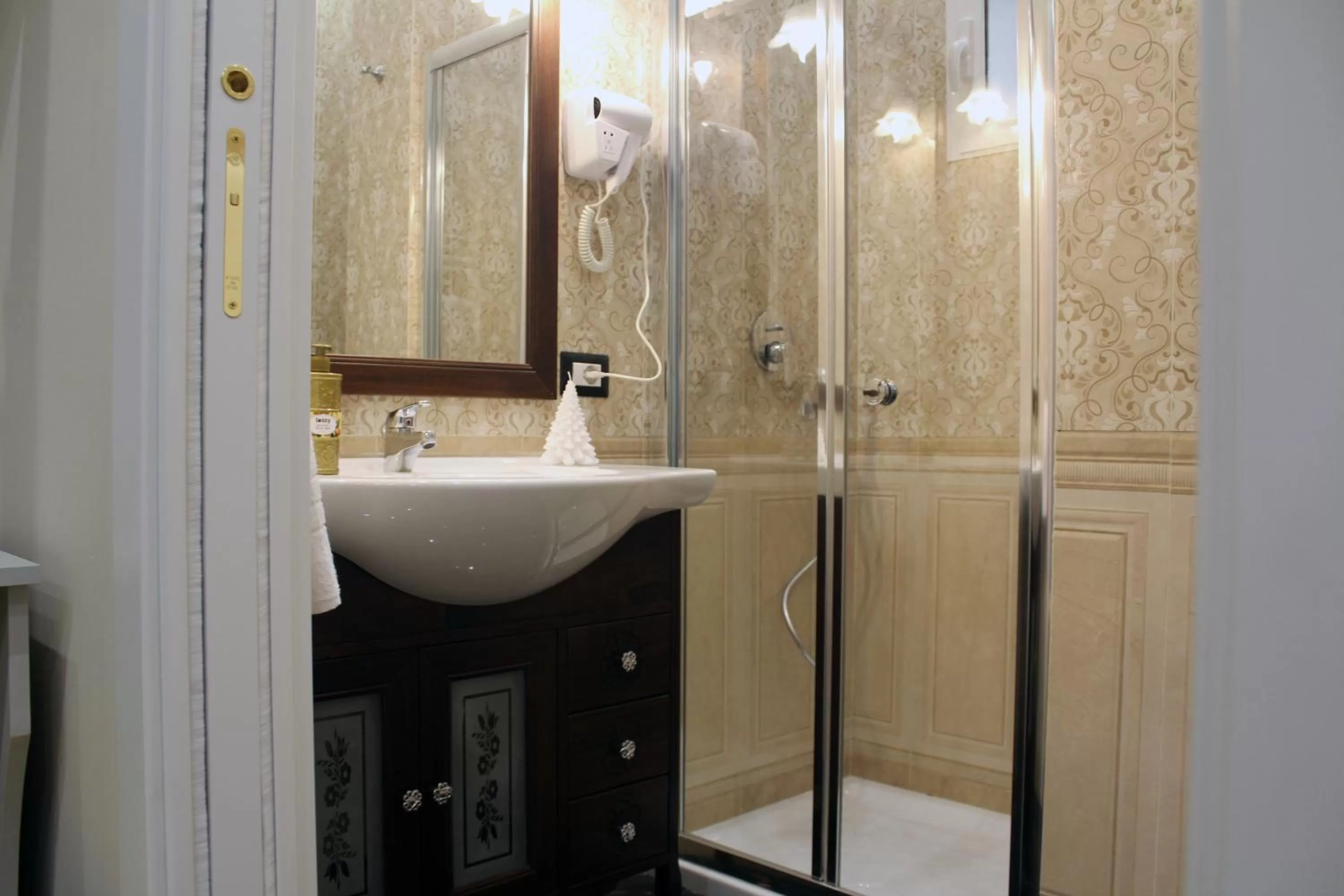 Bathroom in My Luxury