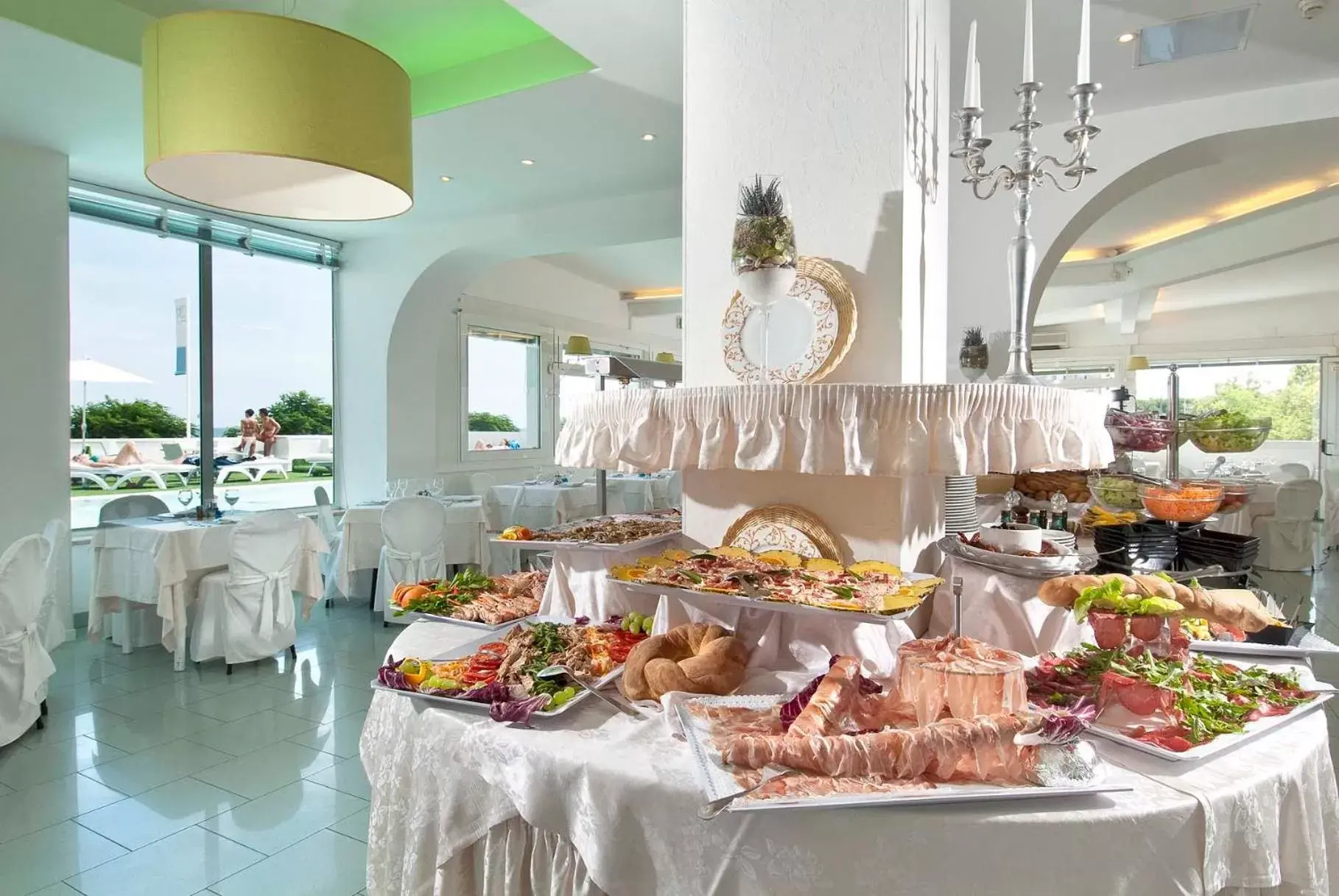Restaurant/places to eat in Hotel Mediterraneo