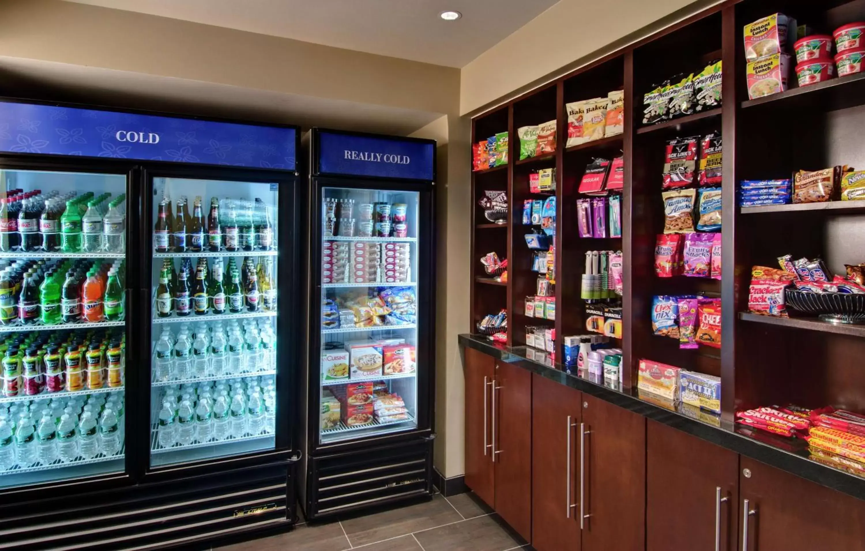 Restaurant/places to eat in Hilton Garden Inn Albany Airport Restaurant/places to eat in Hilton Garden Inn Albany Airport