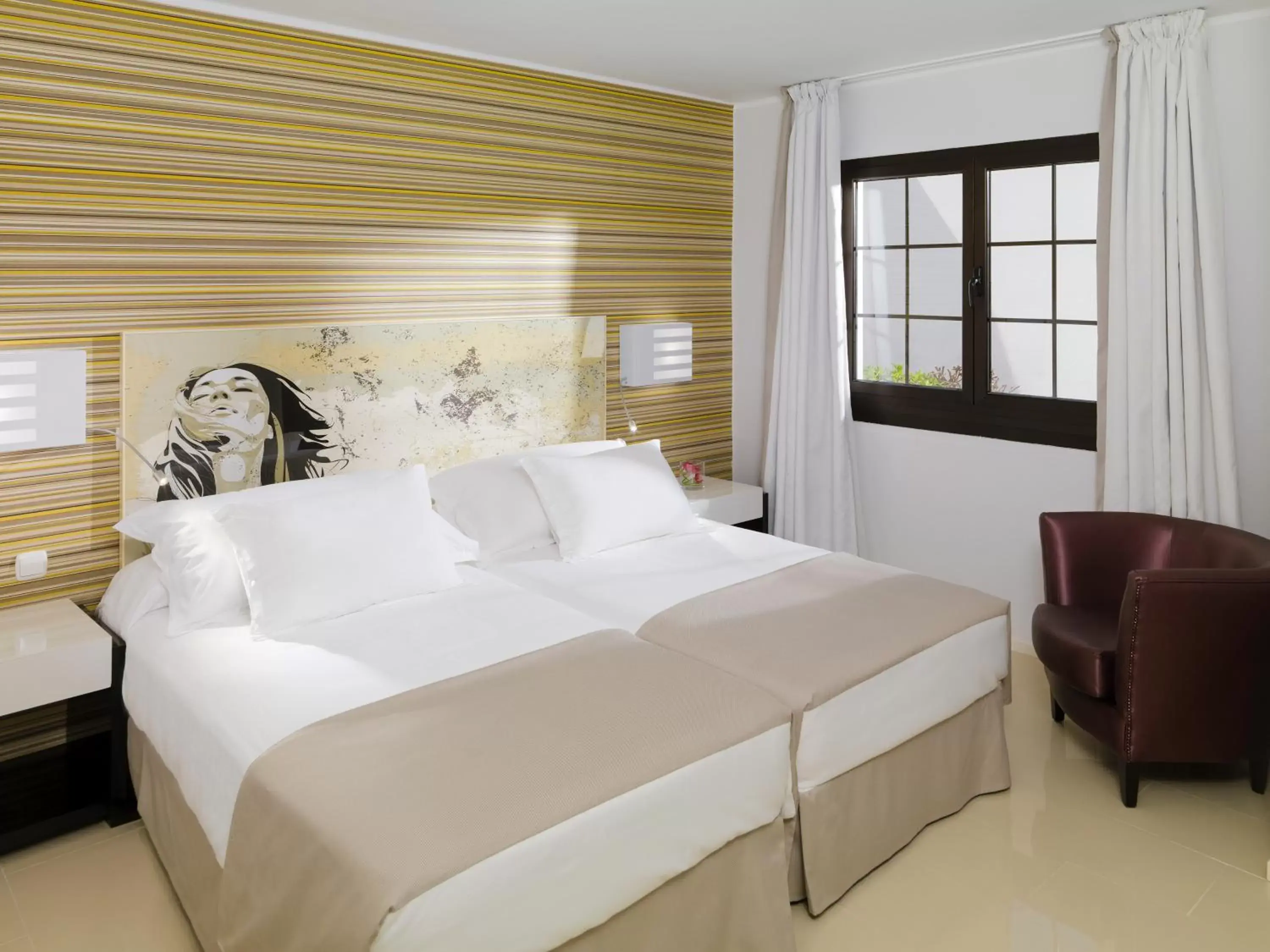 Bedroom, Bed in Boutique Hotel H10 White Suites - Adults Only