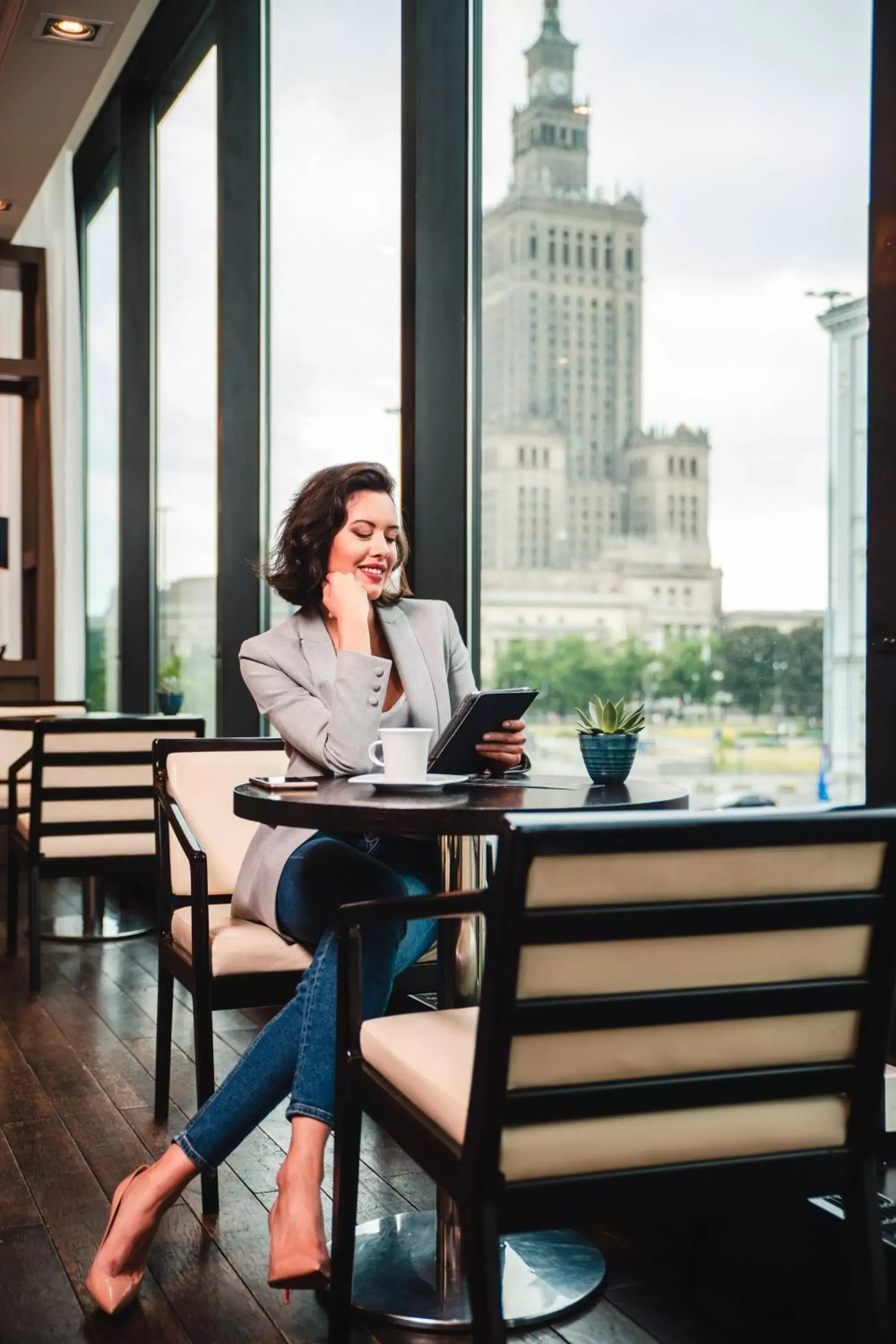 Lounge or bar in Warsaw Marriott Hotel Lounge or bar in Warsaw Marriott Hotel