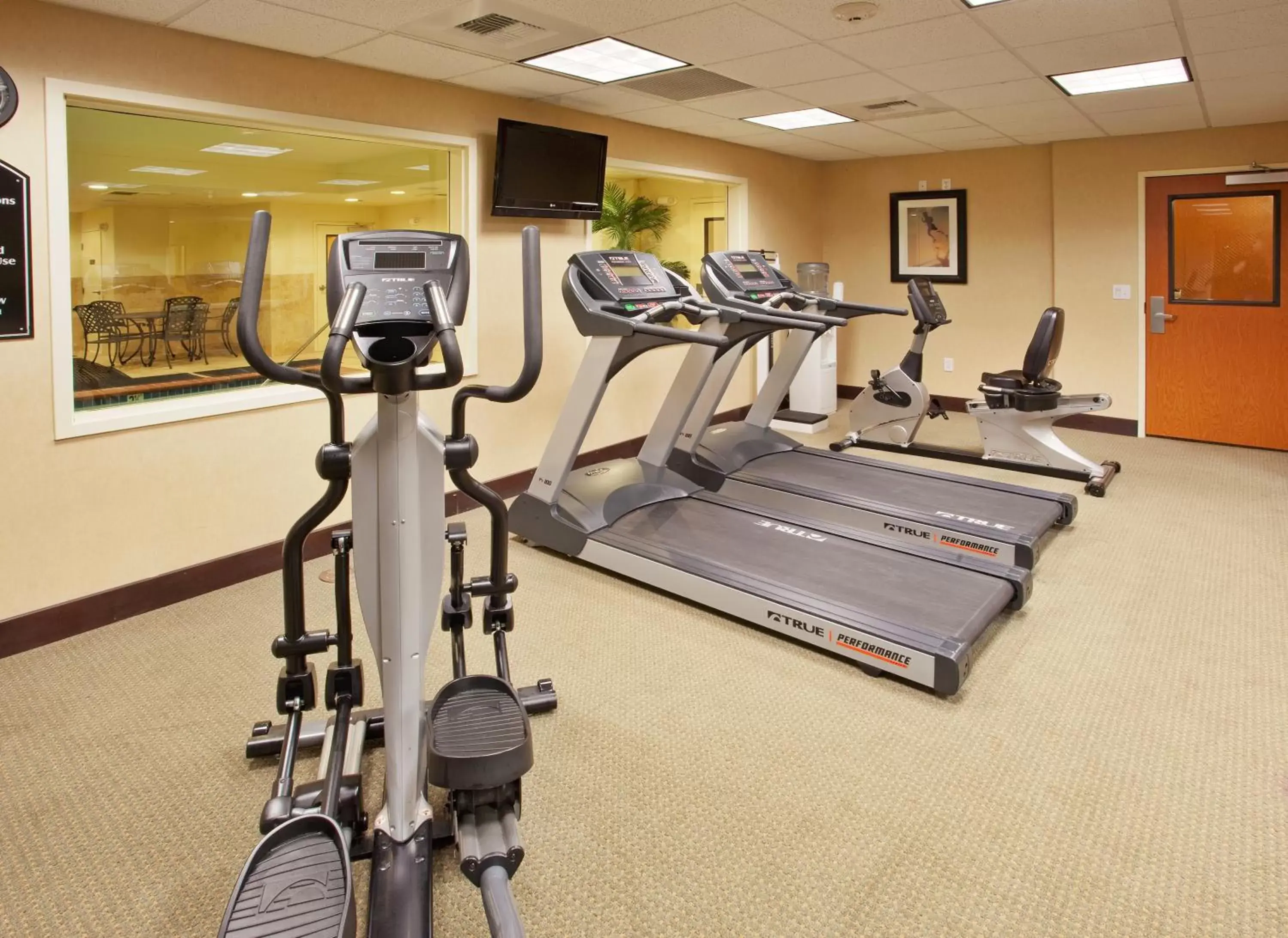 Fitness centre/facilities, Fitness Center/Facilities in Holiday Inn Express Hotel & Suites Lincoln-Roseville Area, an IHG Hotel