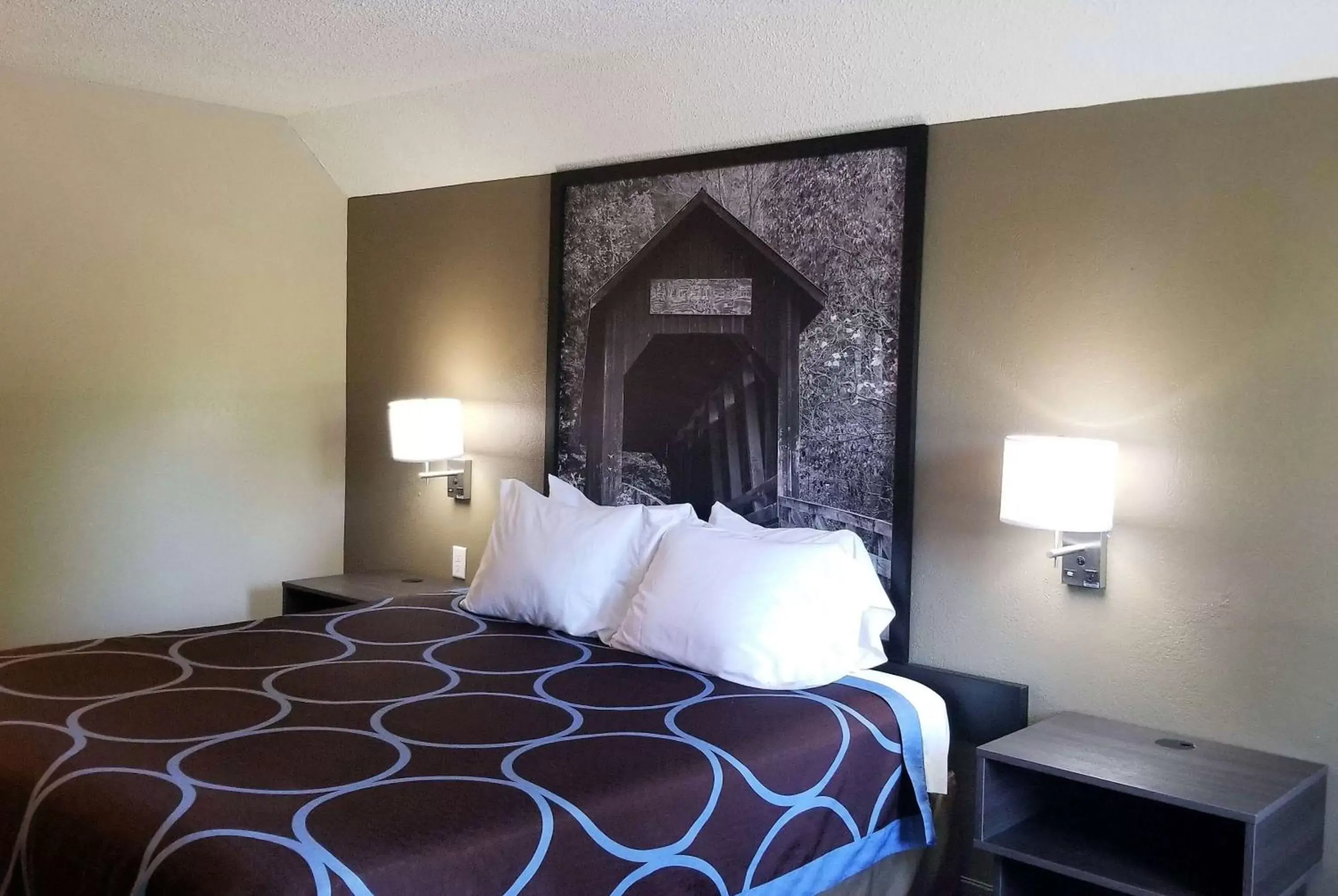 Photo of the whole room, Bed in Super 8 by Wyndham Brownsburg