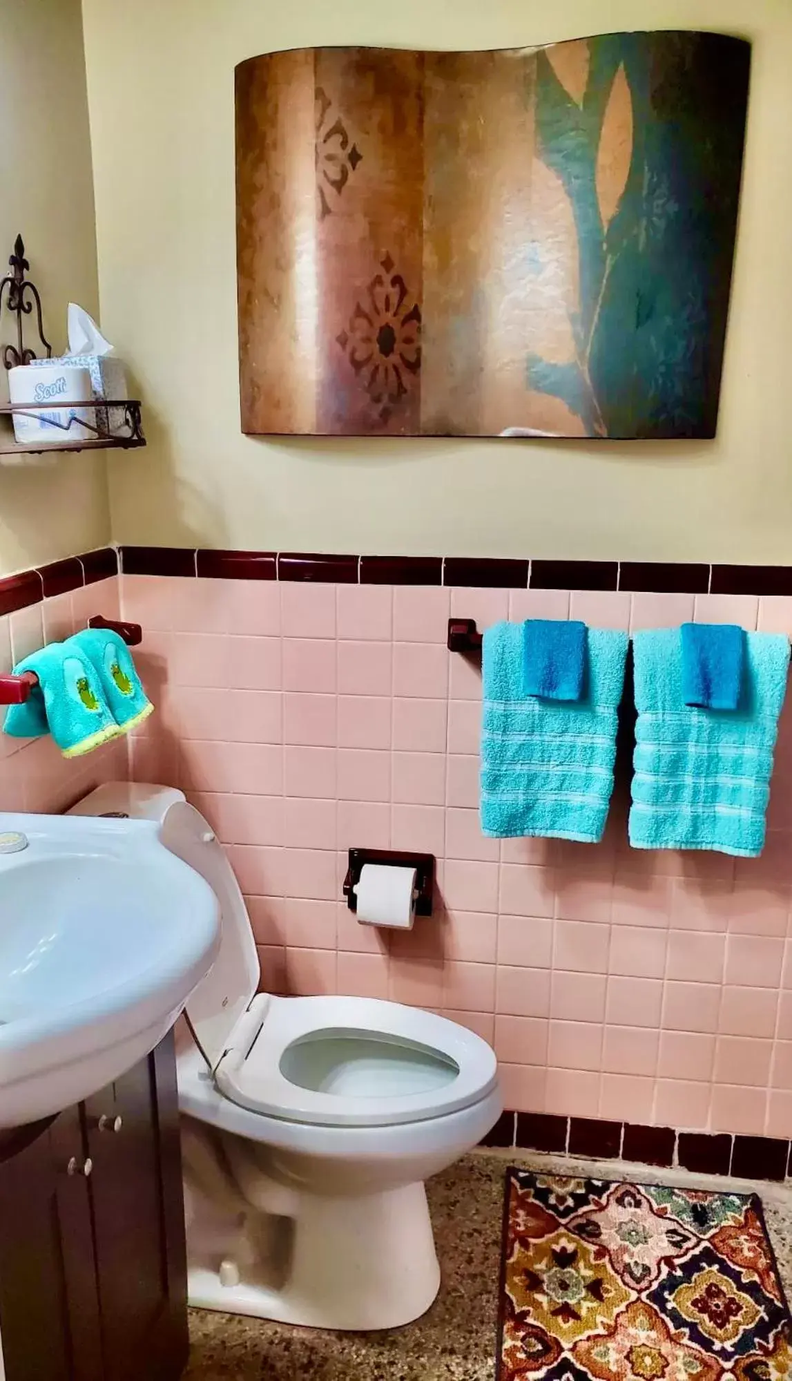 Bathroom in Shamrock Cove Inn