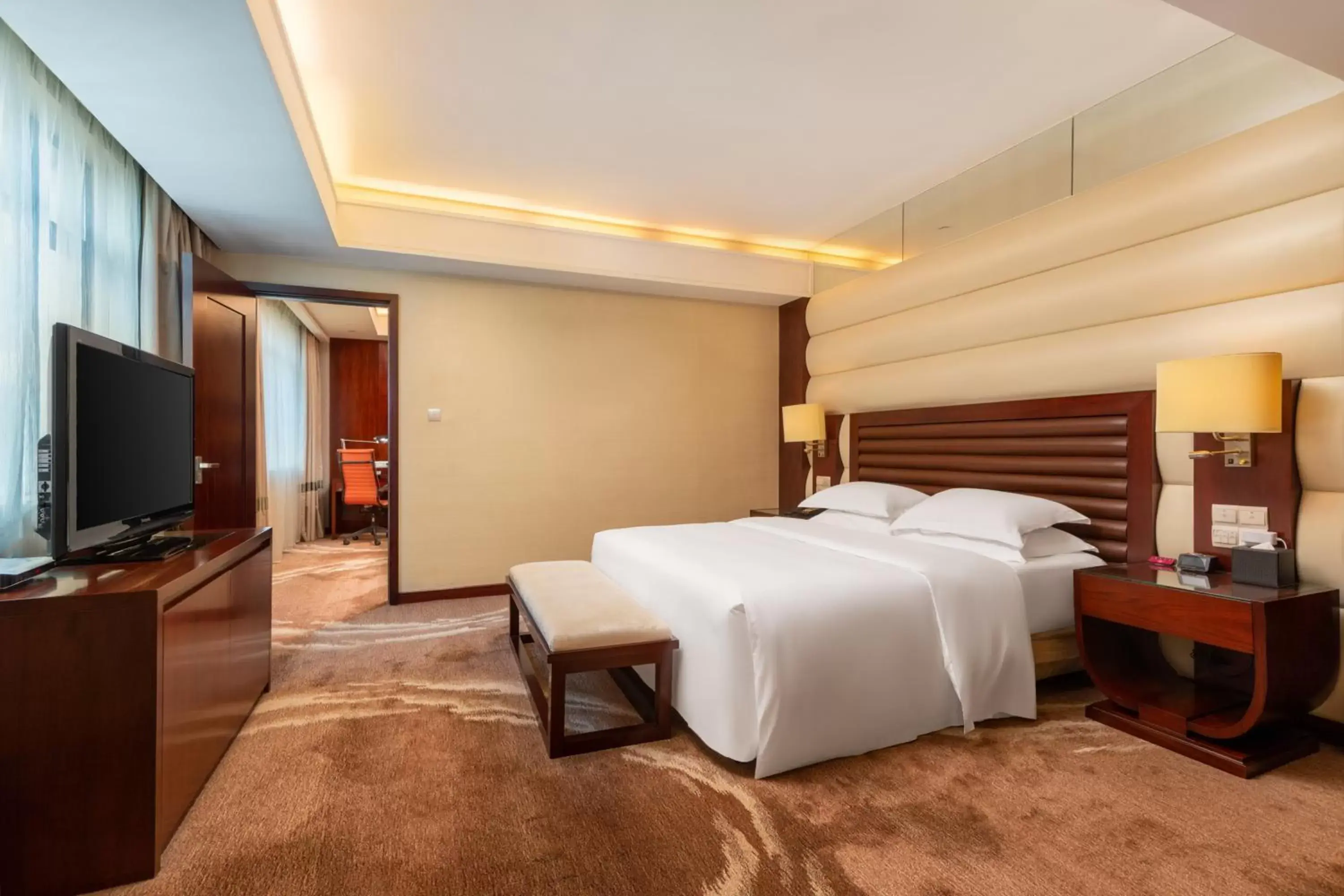 Bedroom, Bed in Crowne Plaza Foshan, an IHG Hotel - Exclusive bus stations for HKSAR round-trips