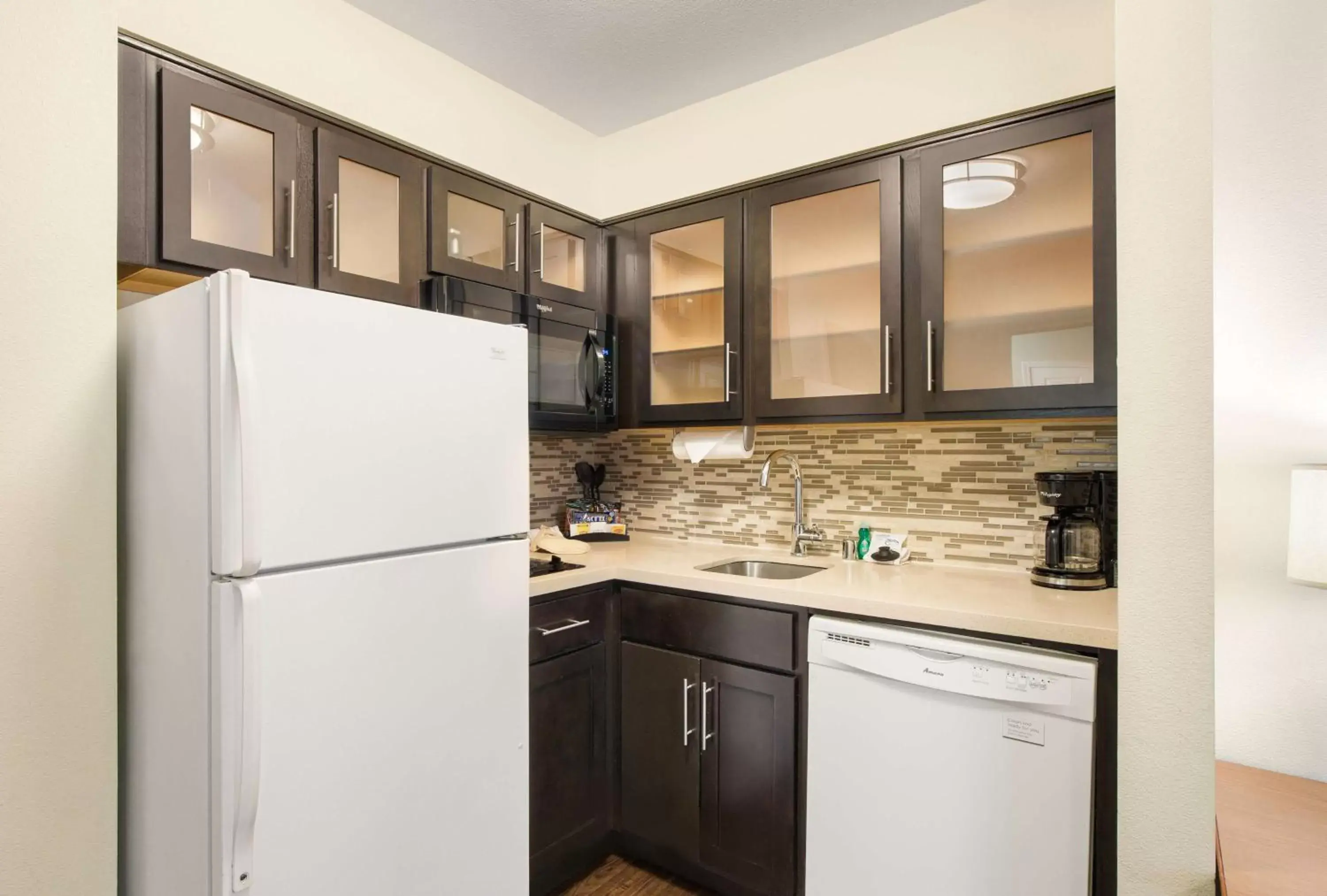 Bedroom, Kitchen/Kitchenette in Sonesta ES Suites San Diego - Rancho Bernardo