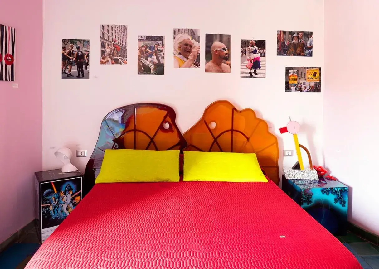 Bed in Suite D'Autore Art Design Gallery