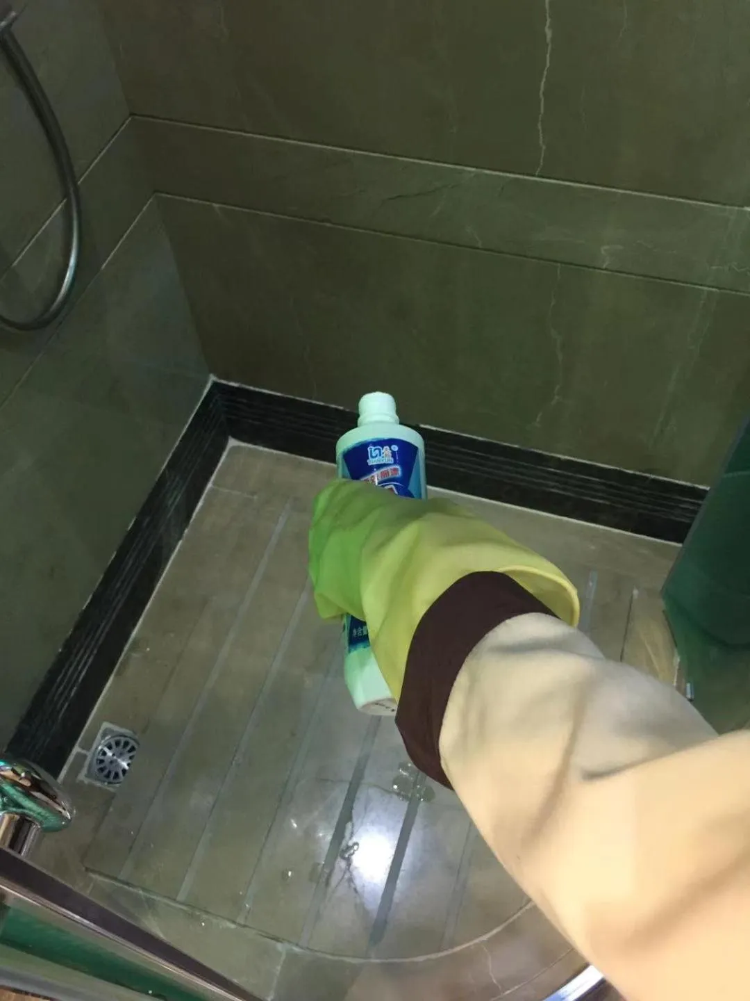 Staff in South & North International Apartment Beijing Road