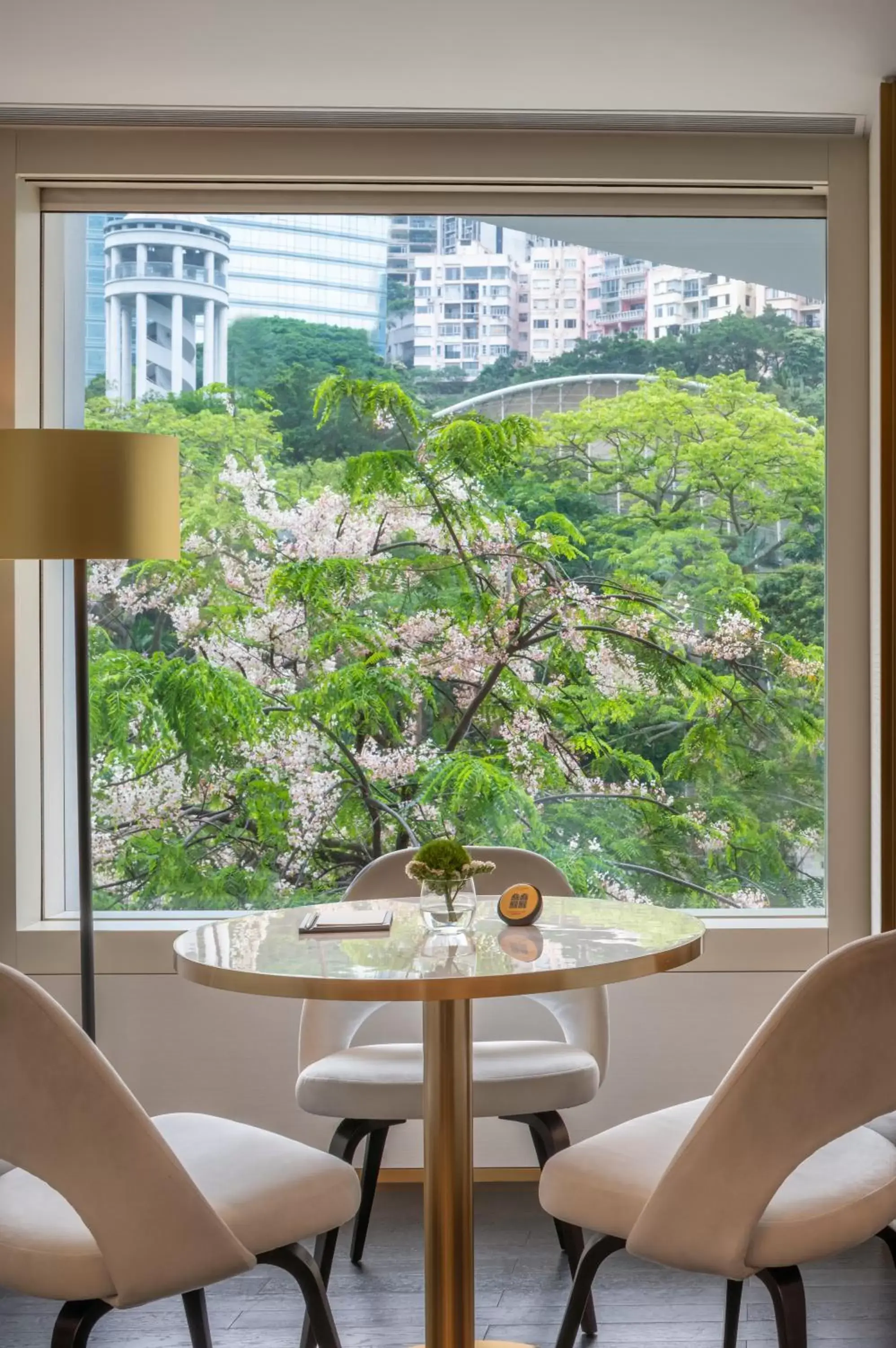 Lounge or bar in The Murray, Hong Kong, a Niccolo Hotel