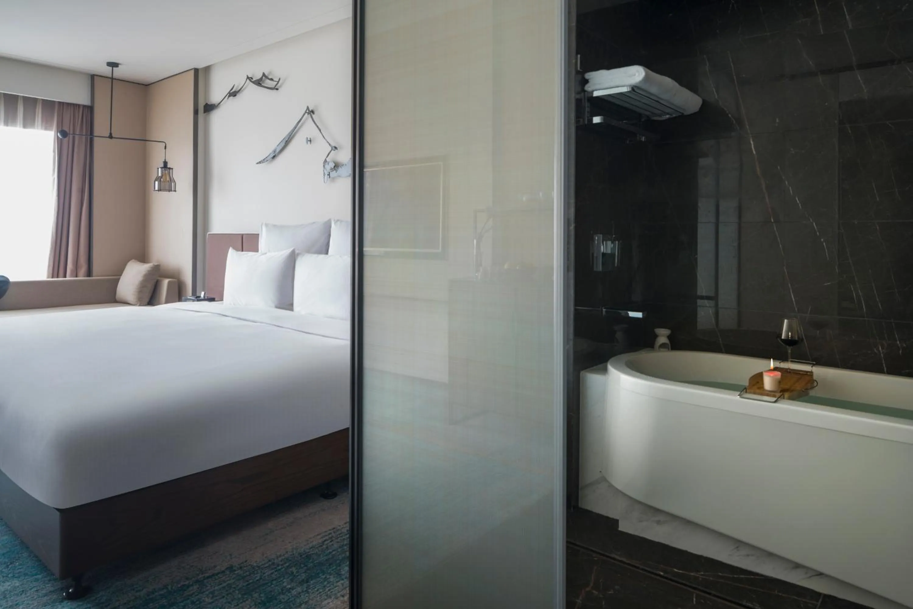 Bathroom, Bed in Pullman Zhouzhuang