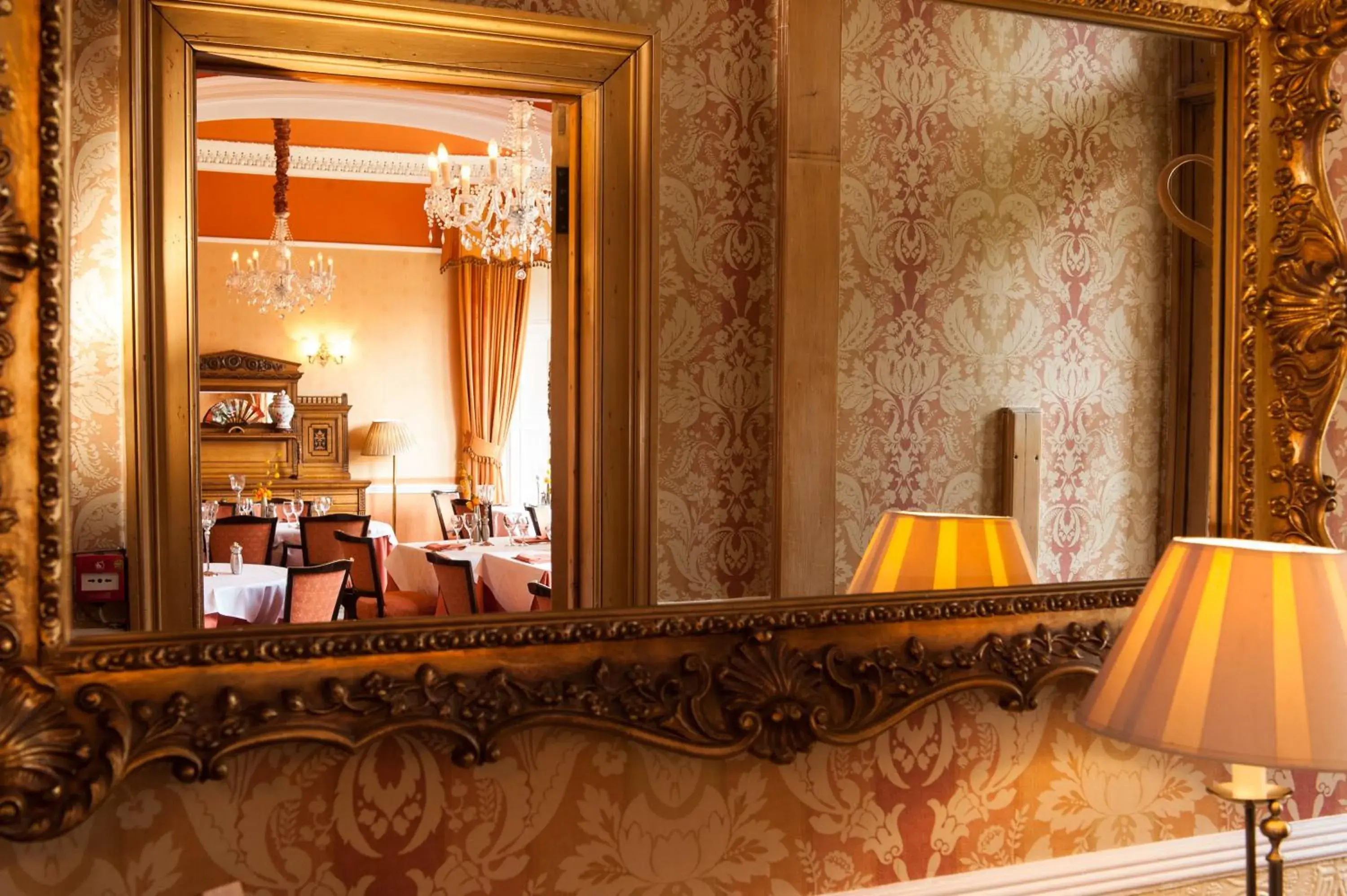 Lobby or reception in Kildonan Lodge Hotel