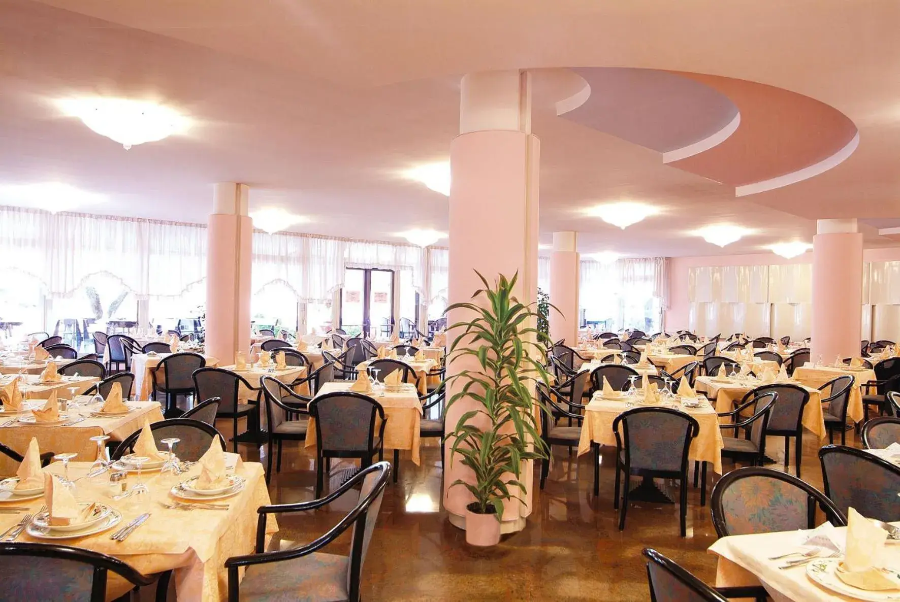 Restaurant/Places to Eat in Sport Hotel Olimpo