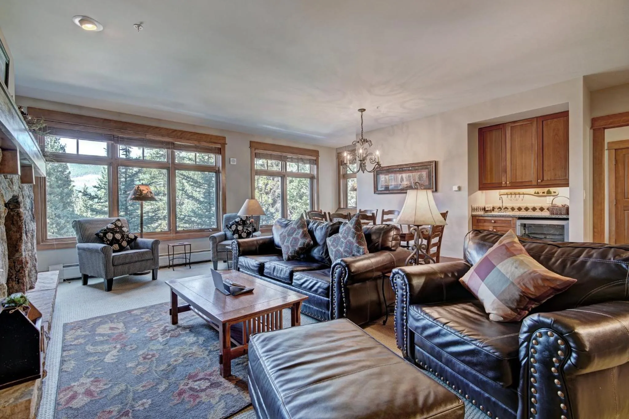 Living room in Timbers & Lone Eagle by Keystone Resort