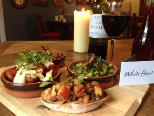 Lounge or bar in White Hart Inn