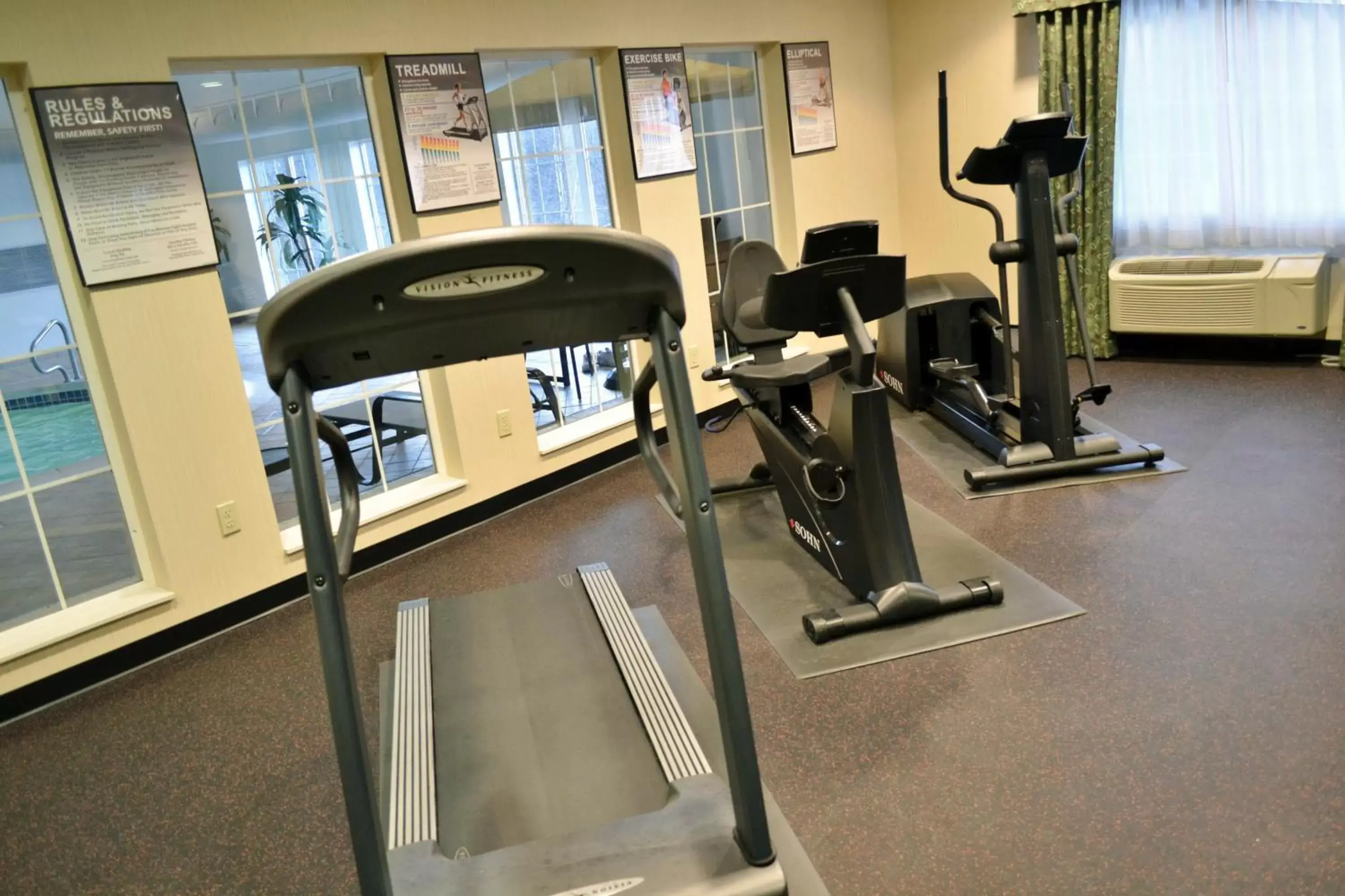 Fitness centre/facilities, Fitness Center/Facilities in Holiday Inn Express Hotel & Suites Center Township, an IHG Hotel