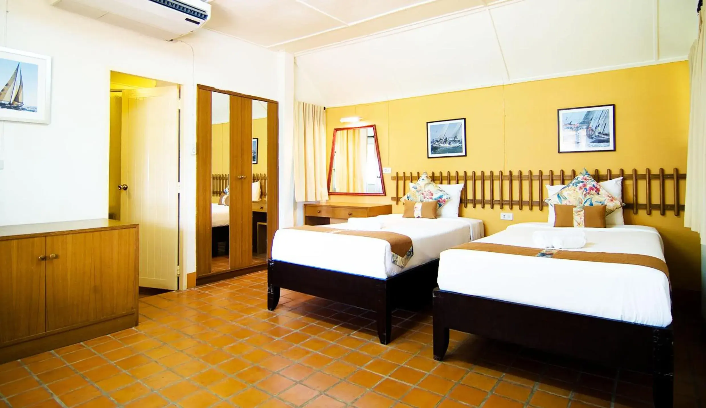 Bedroom, Bed in Lawana Escape Beach Resort