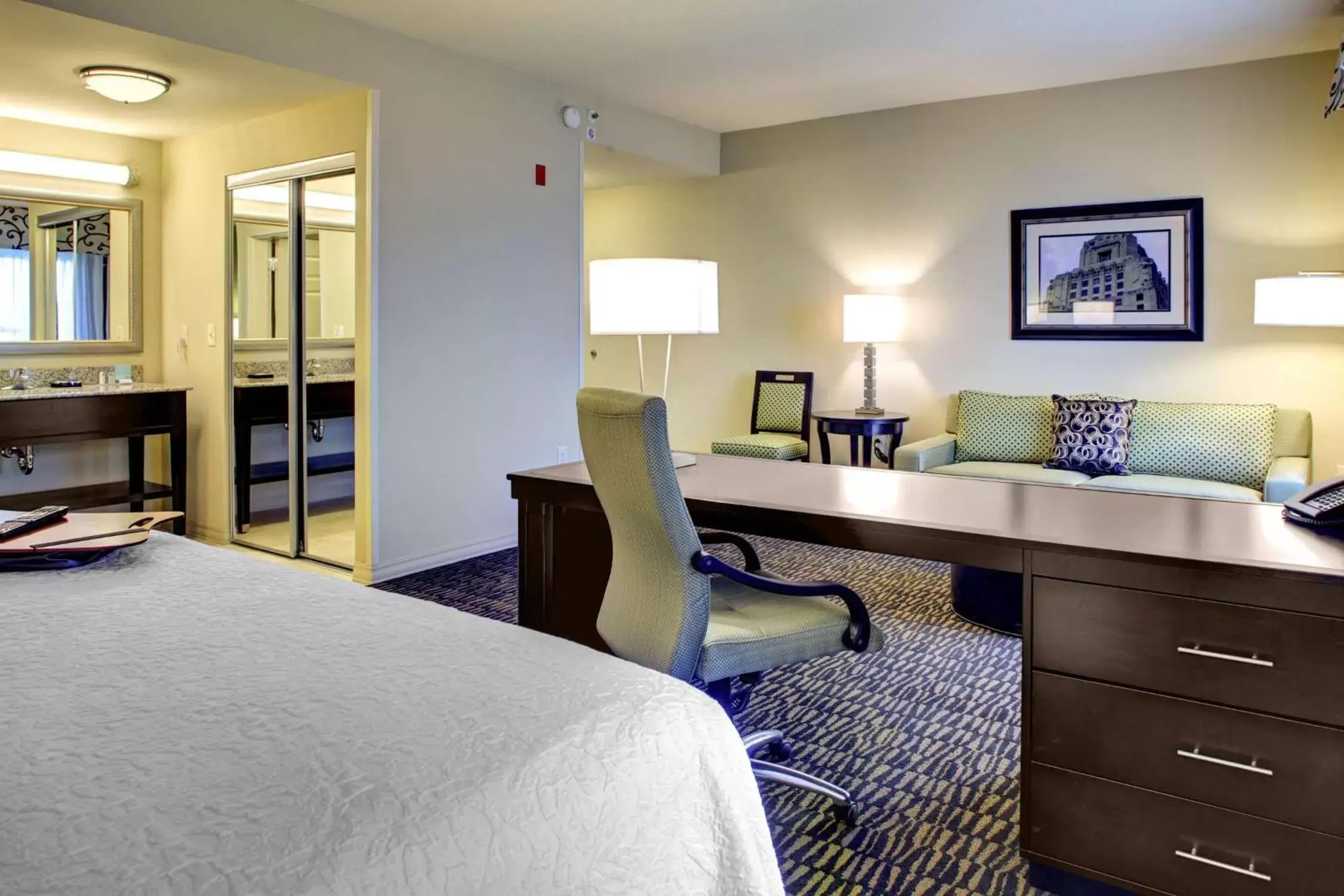 Bedroom in Hampton Inn & Suites Baton Rouge Downtown